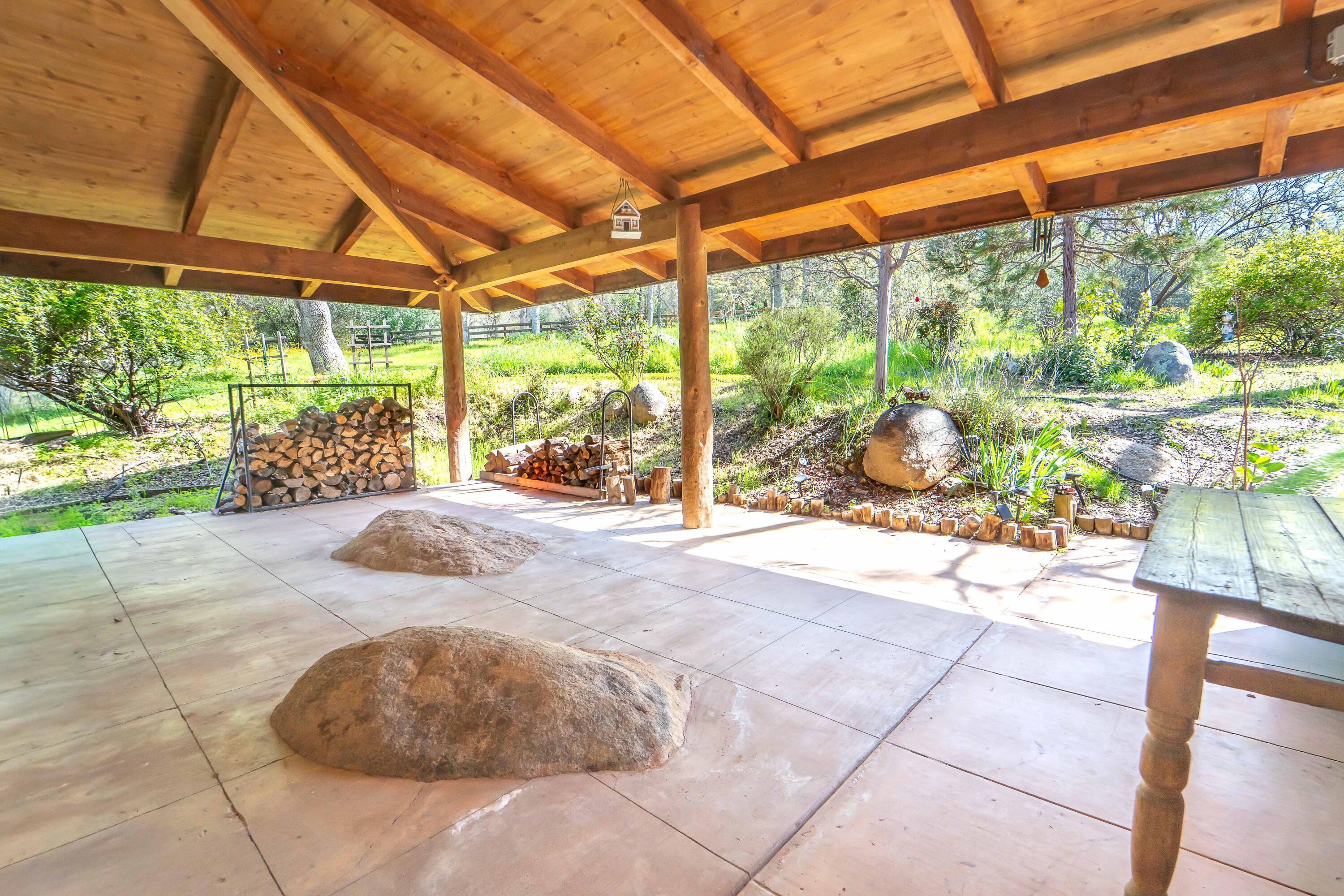 44294 Sequoia Oaks Dr, Three Rivers, CA 93271