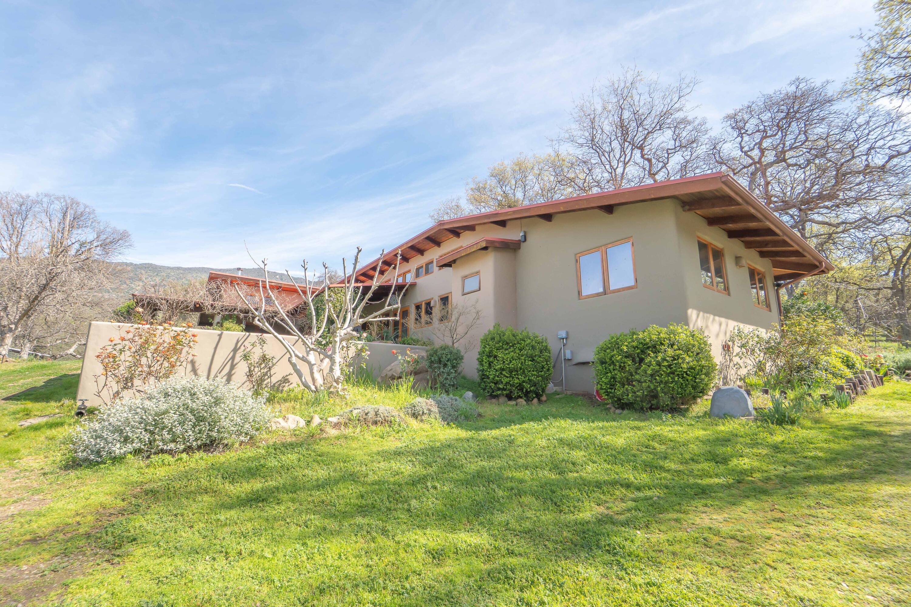 44294 Sequoia Oaks Dr, Three Rivers, CA 93271