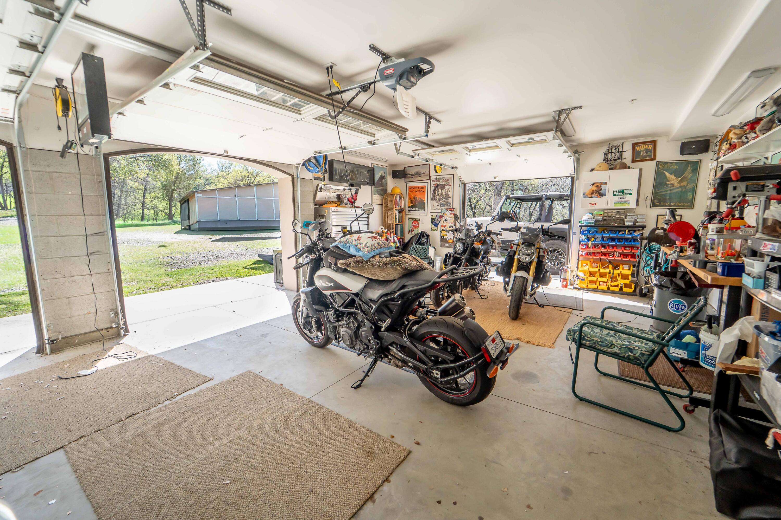 44294 Sequoia Oaks Dr, Three Rivers, CA 93271