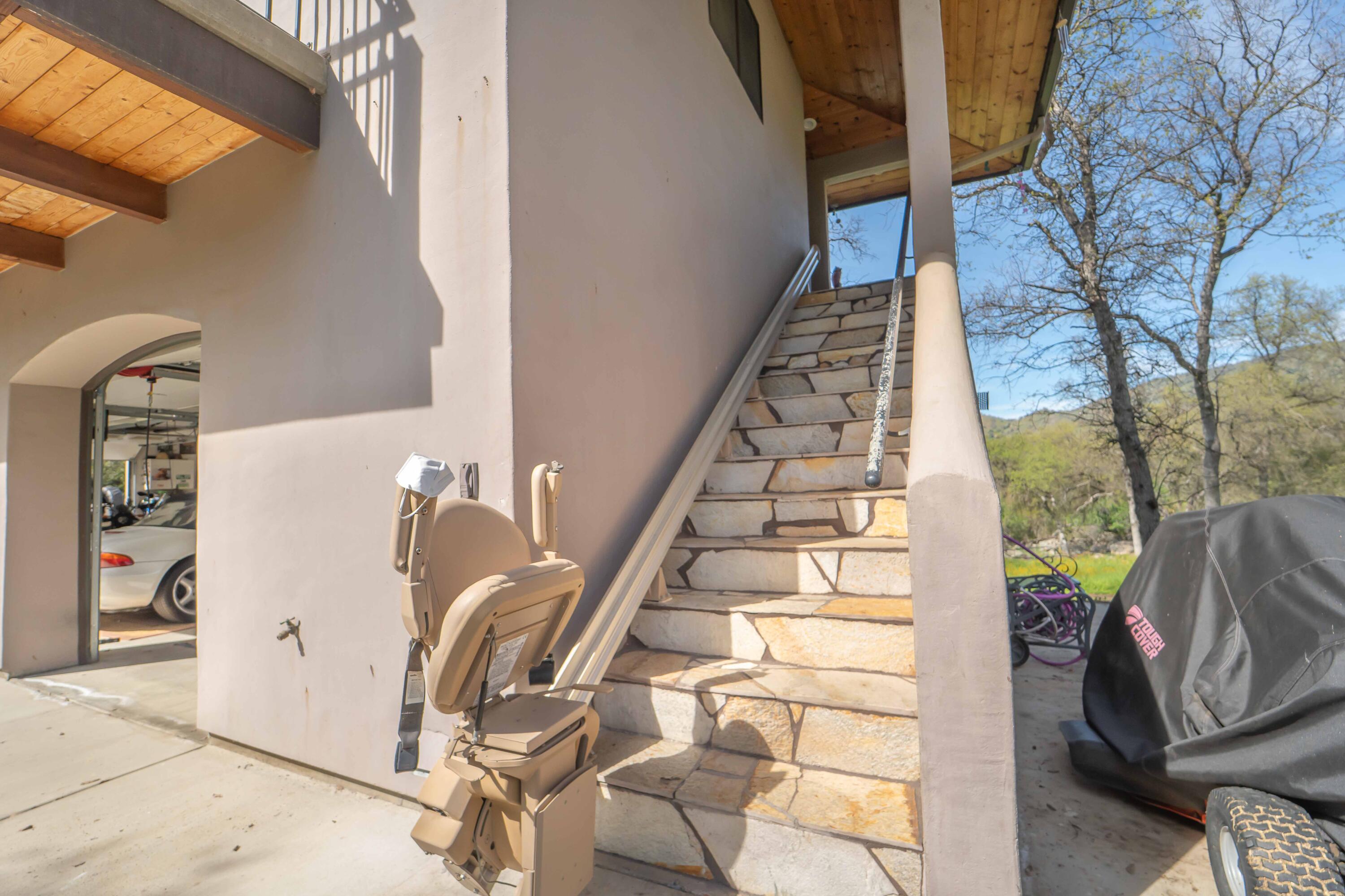 44294 Sequoia Oaks Dr, Three Rivers, CA 93271