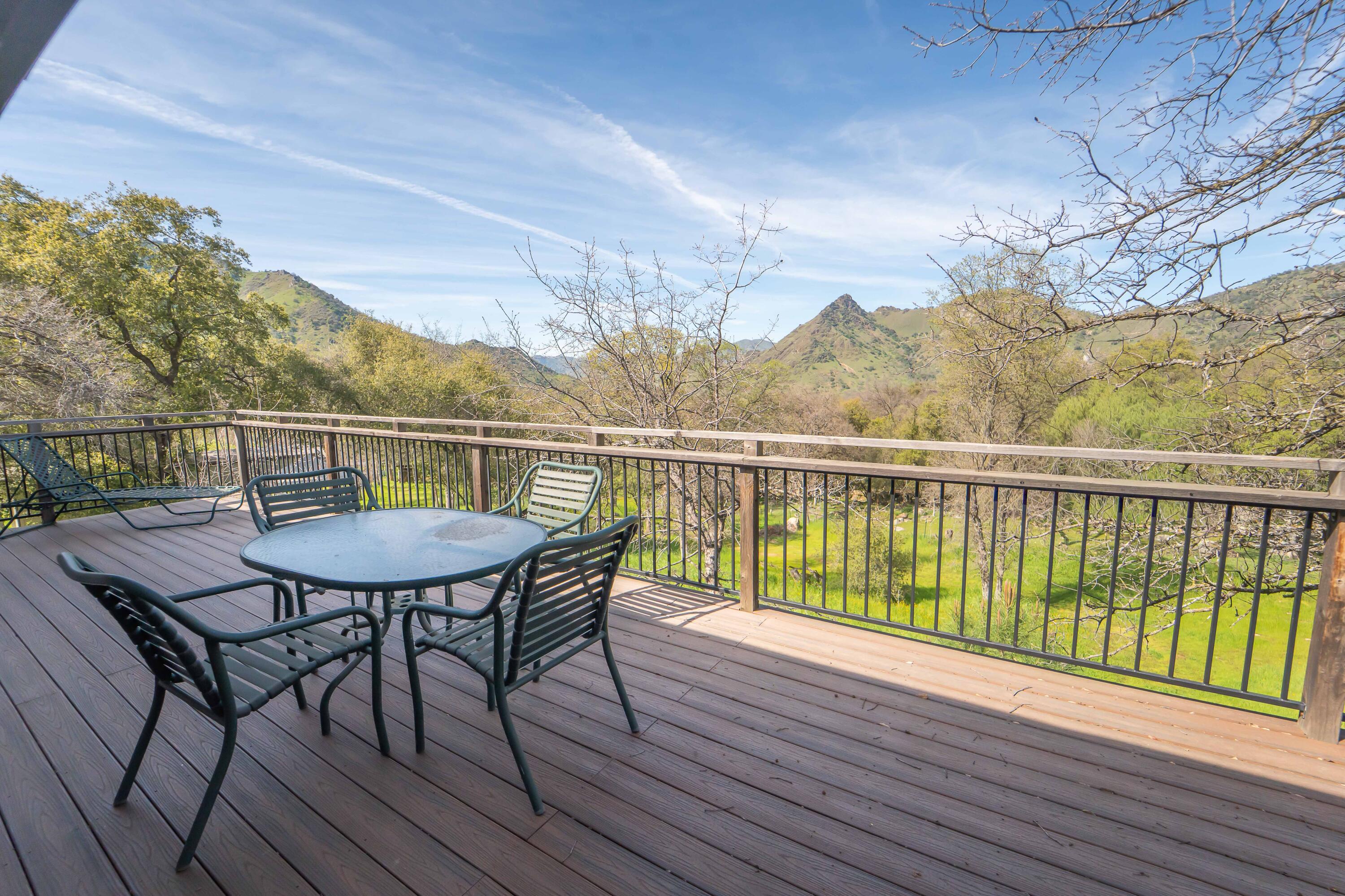 44294 Sequoia Oaks Dr, Three Rivers, CA 93271