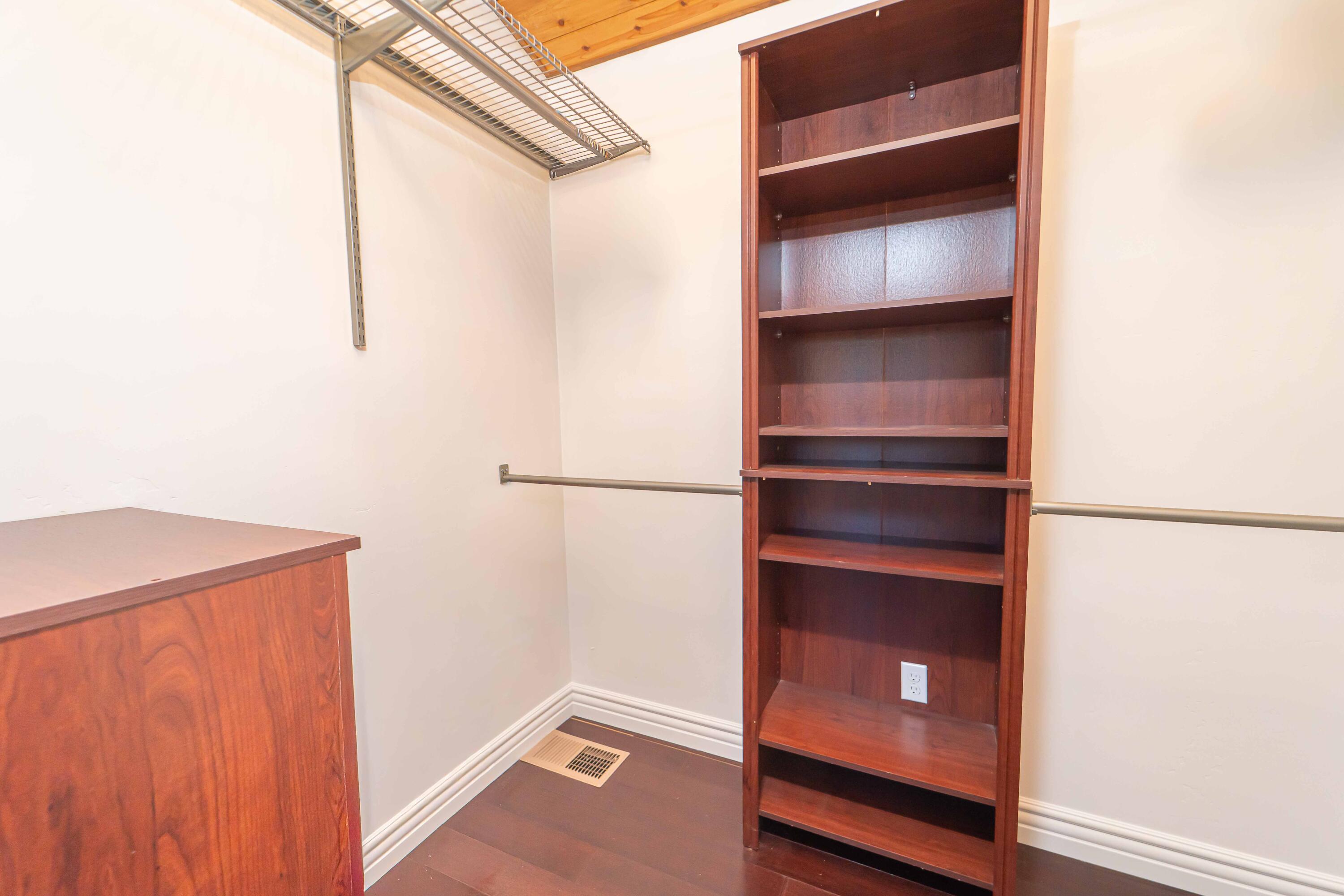 44294 Sequoia Oaks Dr, Three Rivers, CA 93271