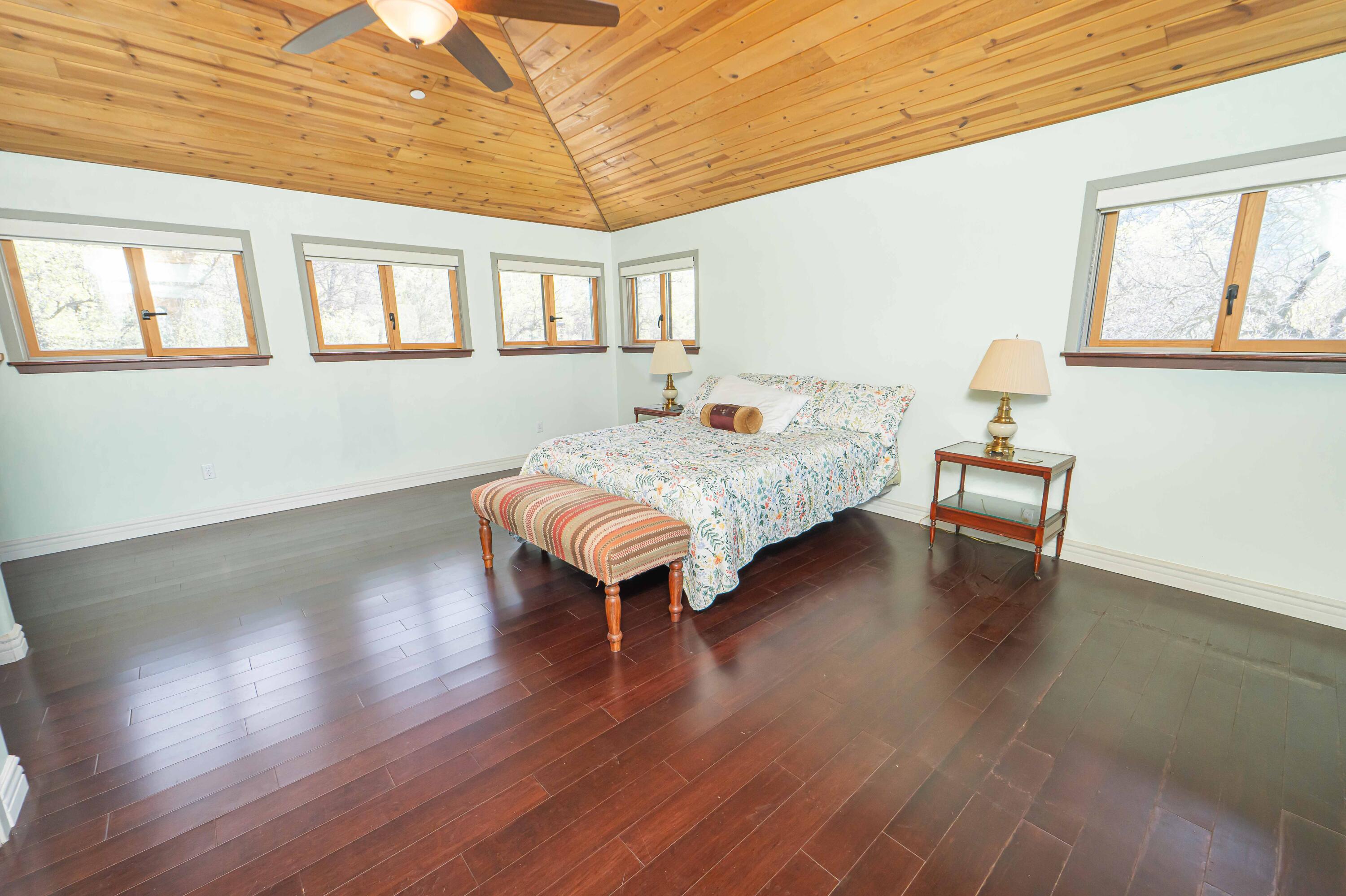 44294 Sequoia Oaks Dr, Three Rivers, CA 93271