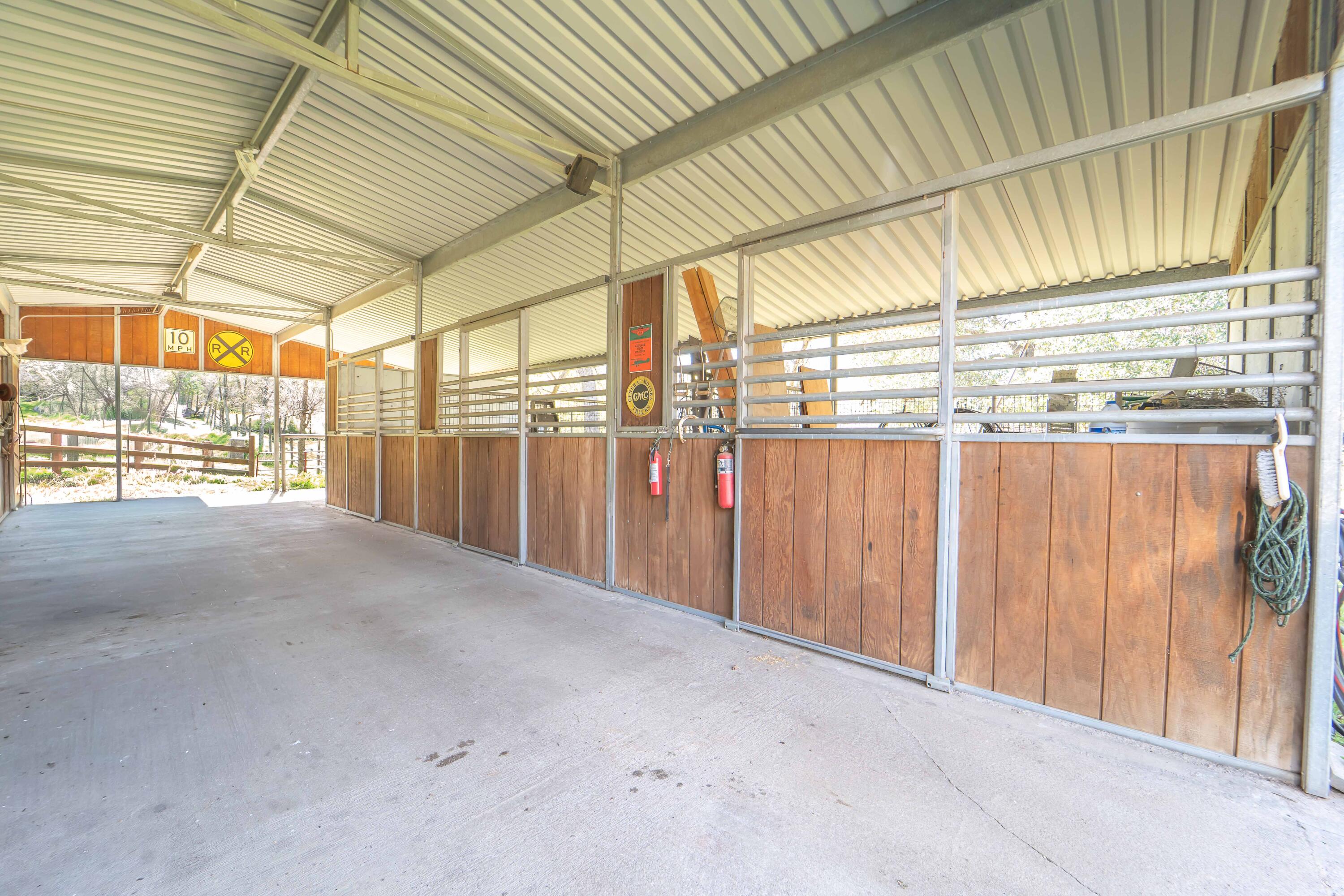 44294 Sequoia Oaks Dr, Three Rivers, CA 93271