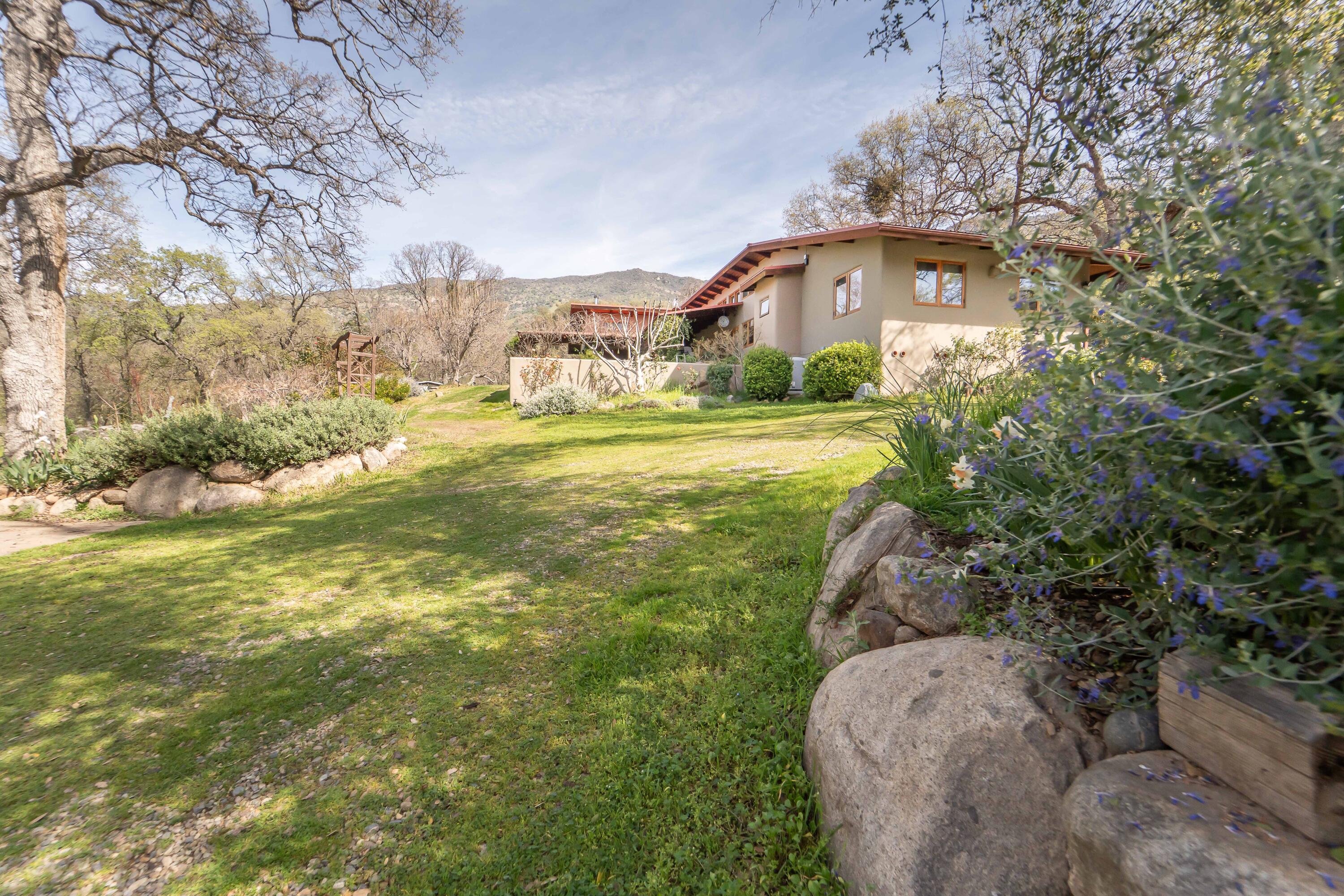 44294 Sequoia Oaks Dr, Three Rivers, CA 93271