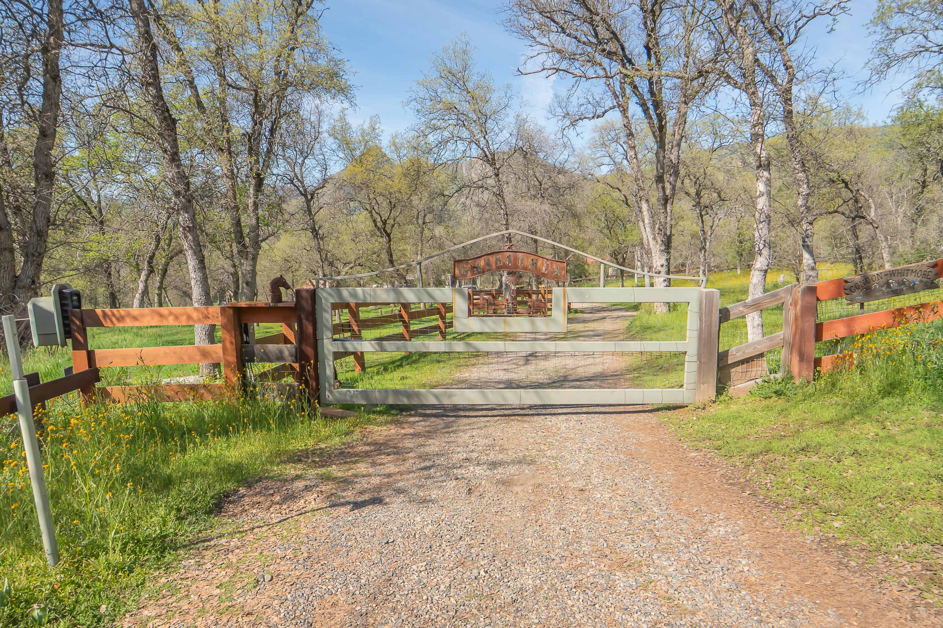 44294 Sequoia Oaks Dr, Three Rivers, CA 93271