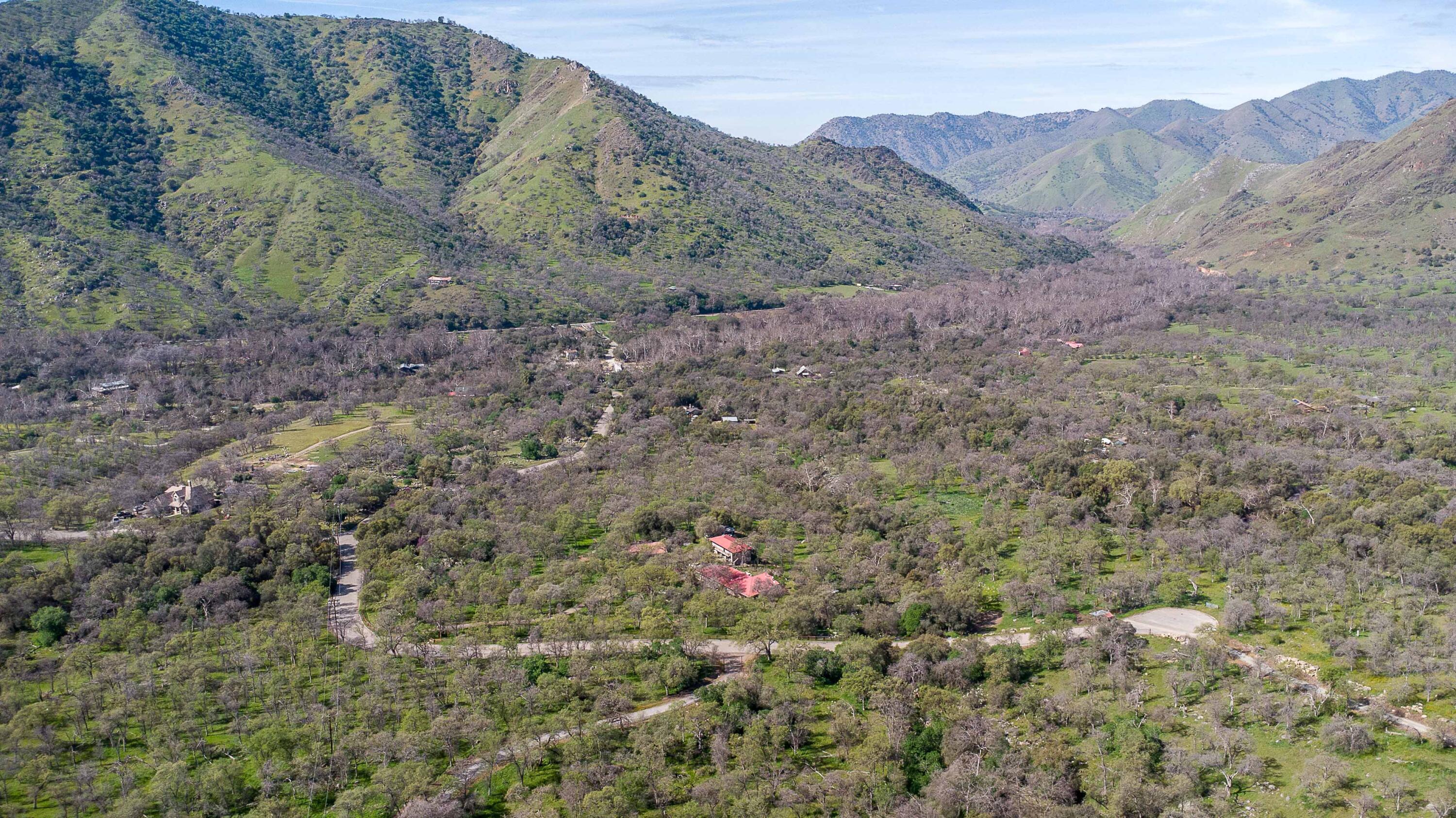 44294 Sequoia Oaks Dr, Three Rivers, CA 93271