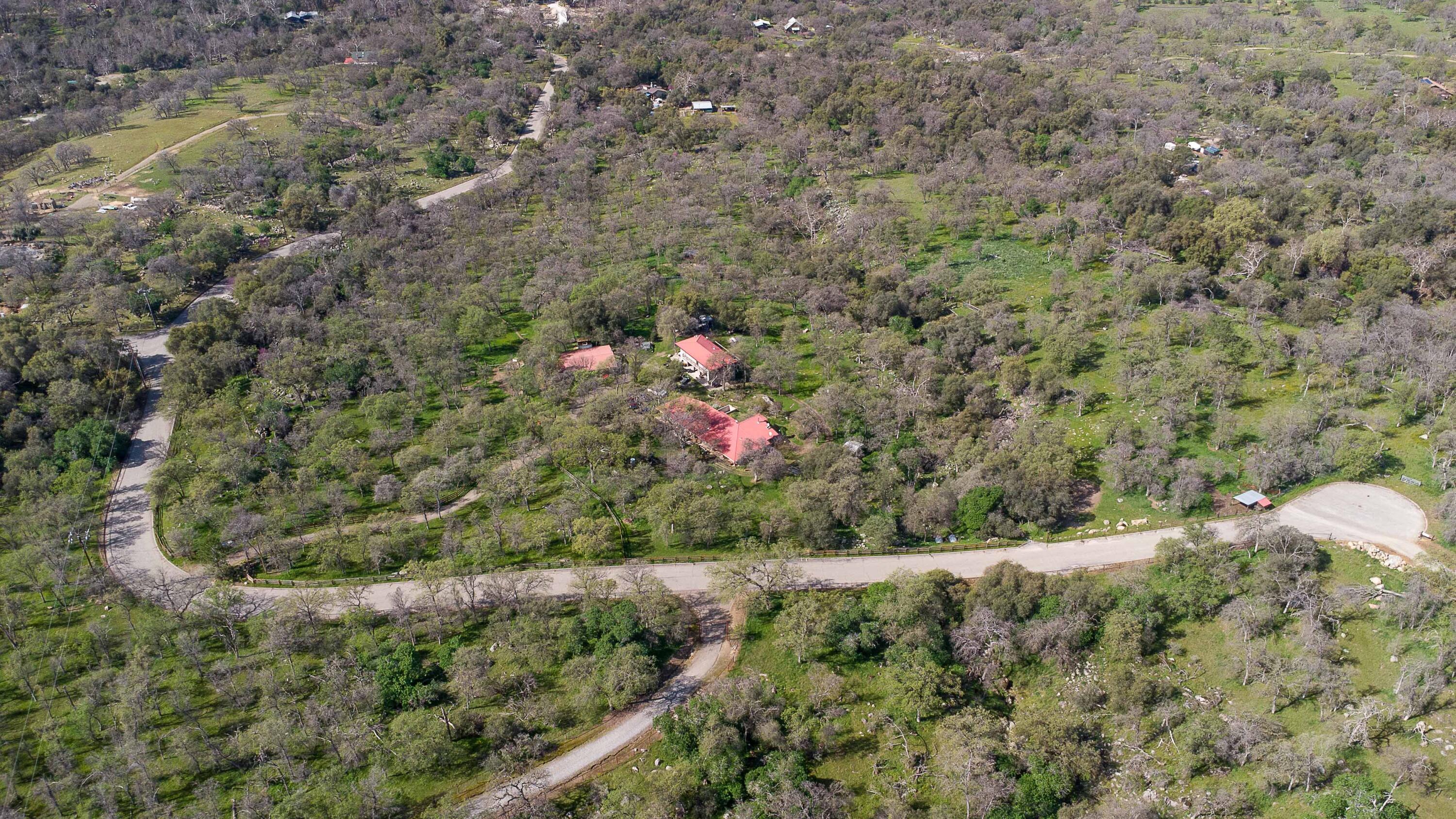 44294 Sequoia Oaks Dr, Three Rivers, CA 93271