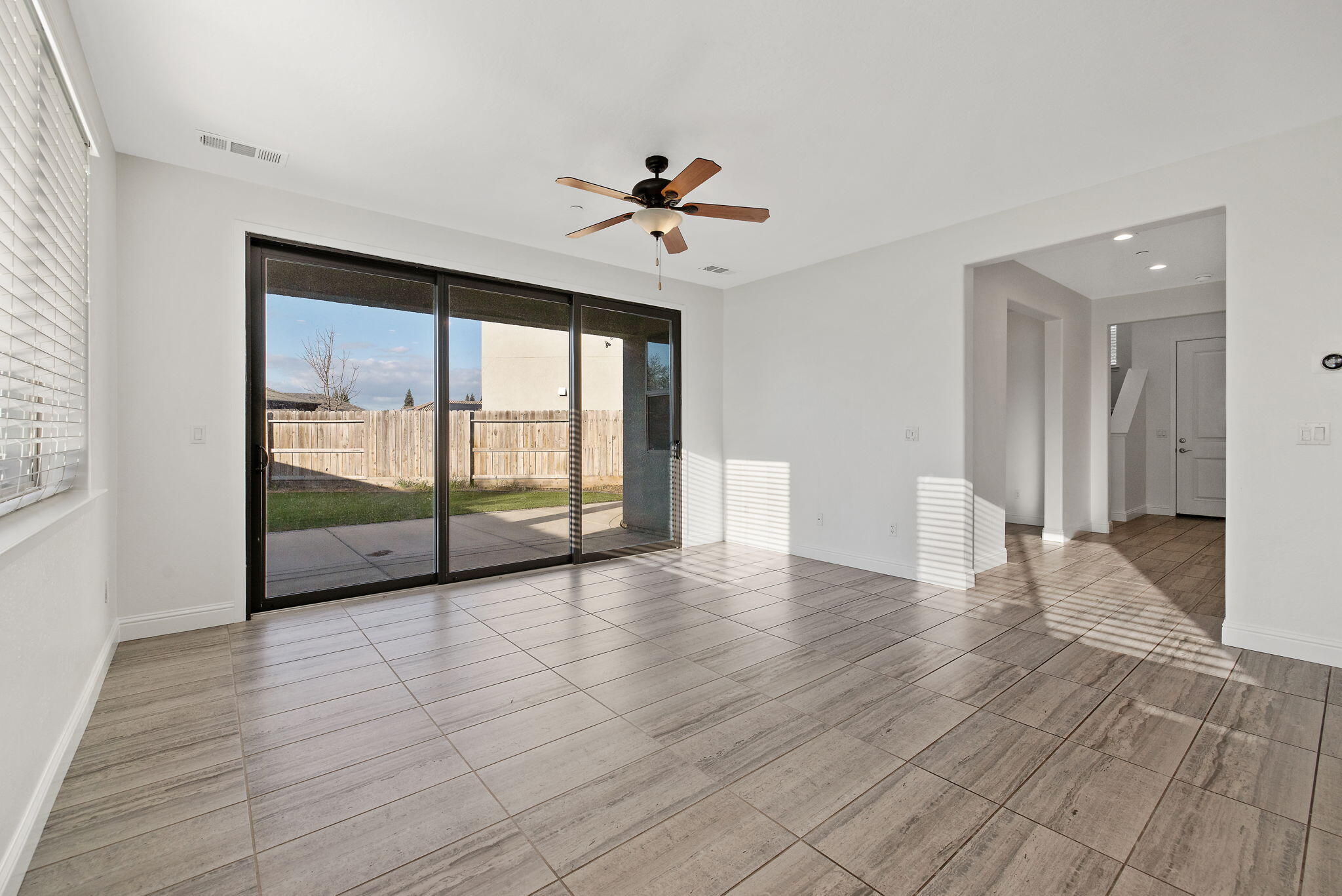 4411 S Ernest St, Visalia, CA 93277