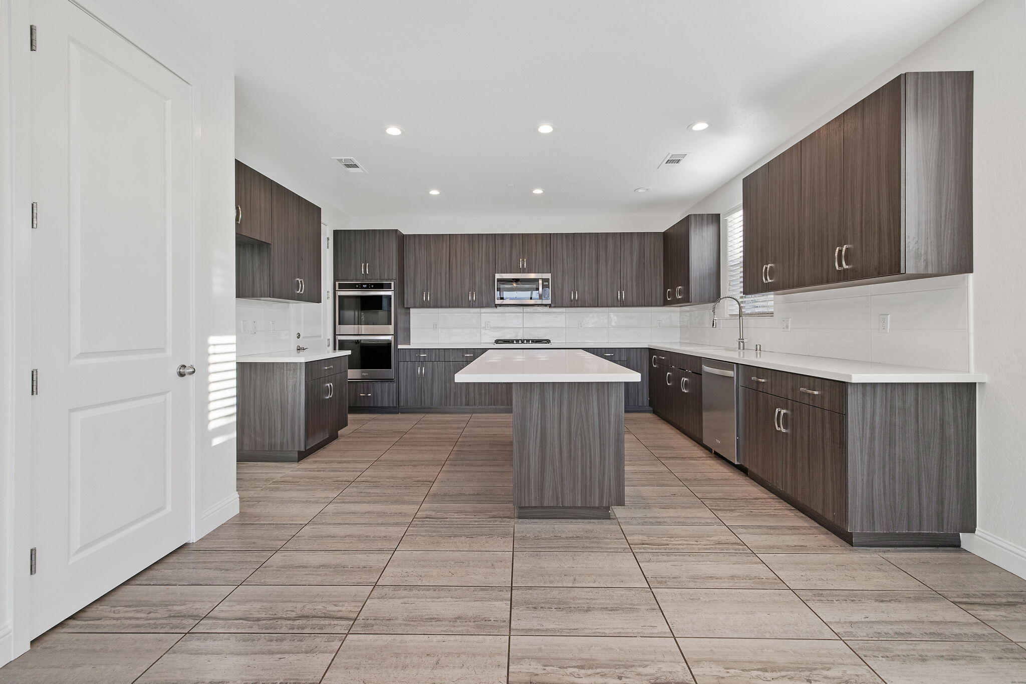 4411 S Ernest St, Visalia, CA 93277