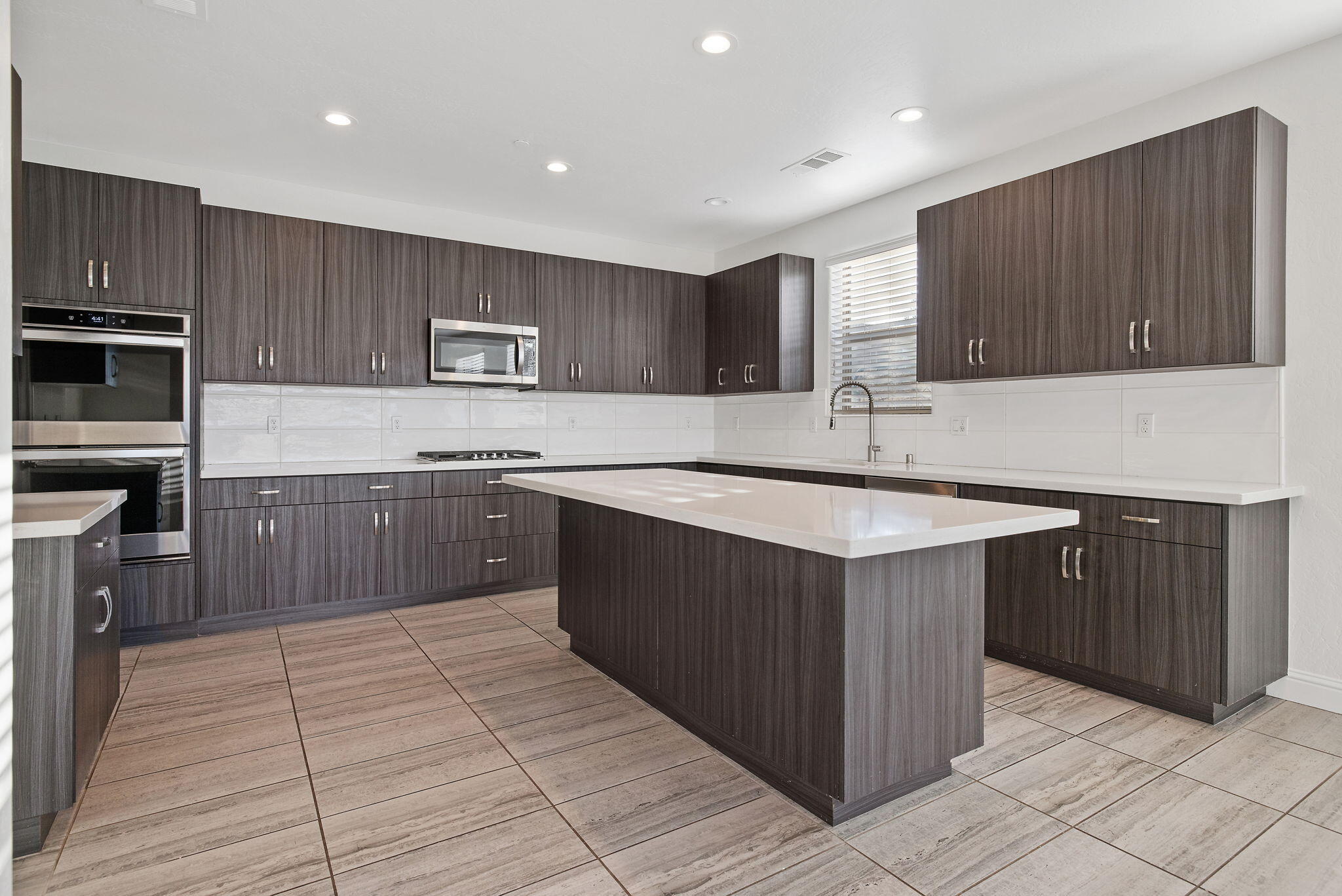 4411 S Ernest St, Visalia, CA 93277