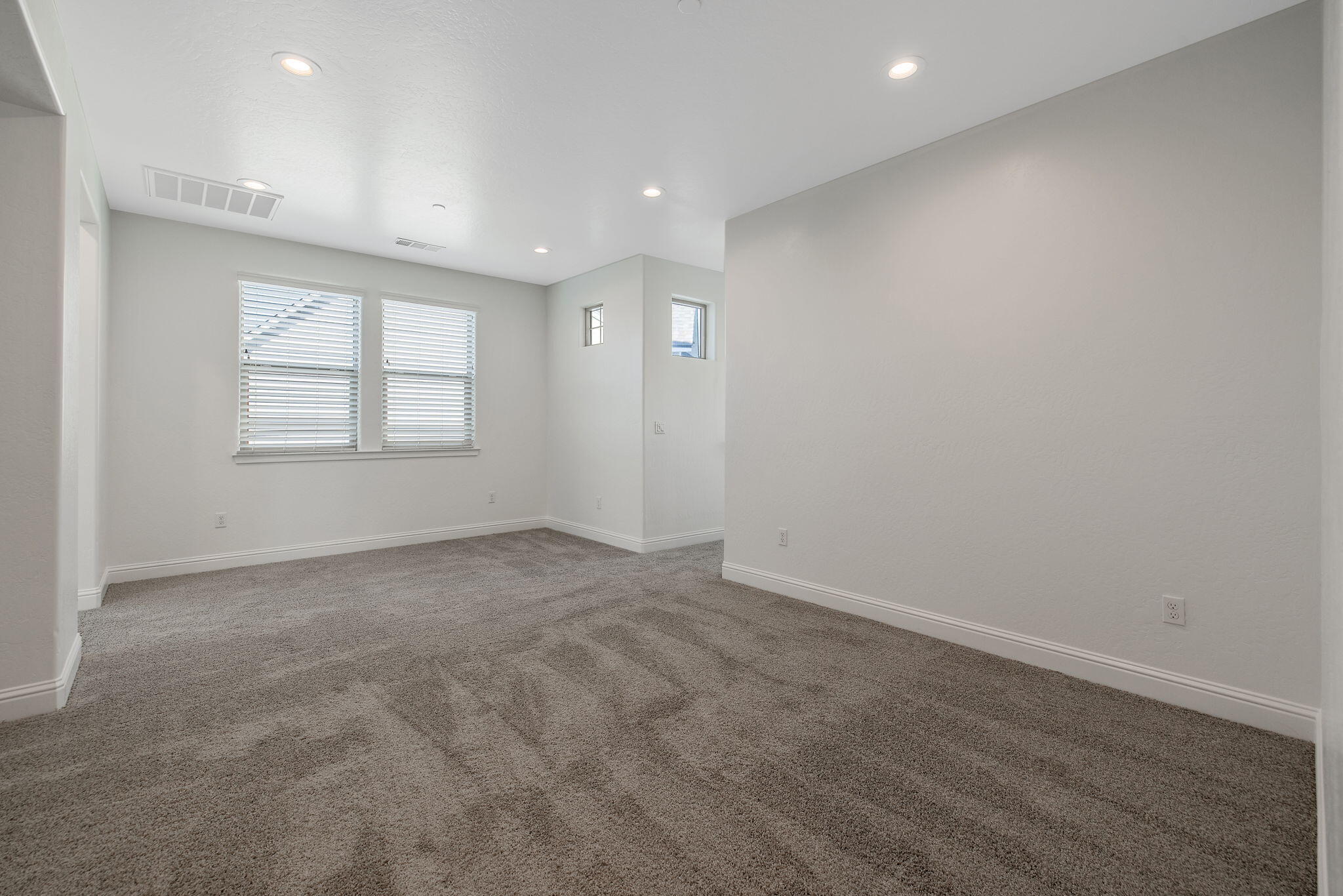 4411 S Ernest St, Visalia, CA 93277