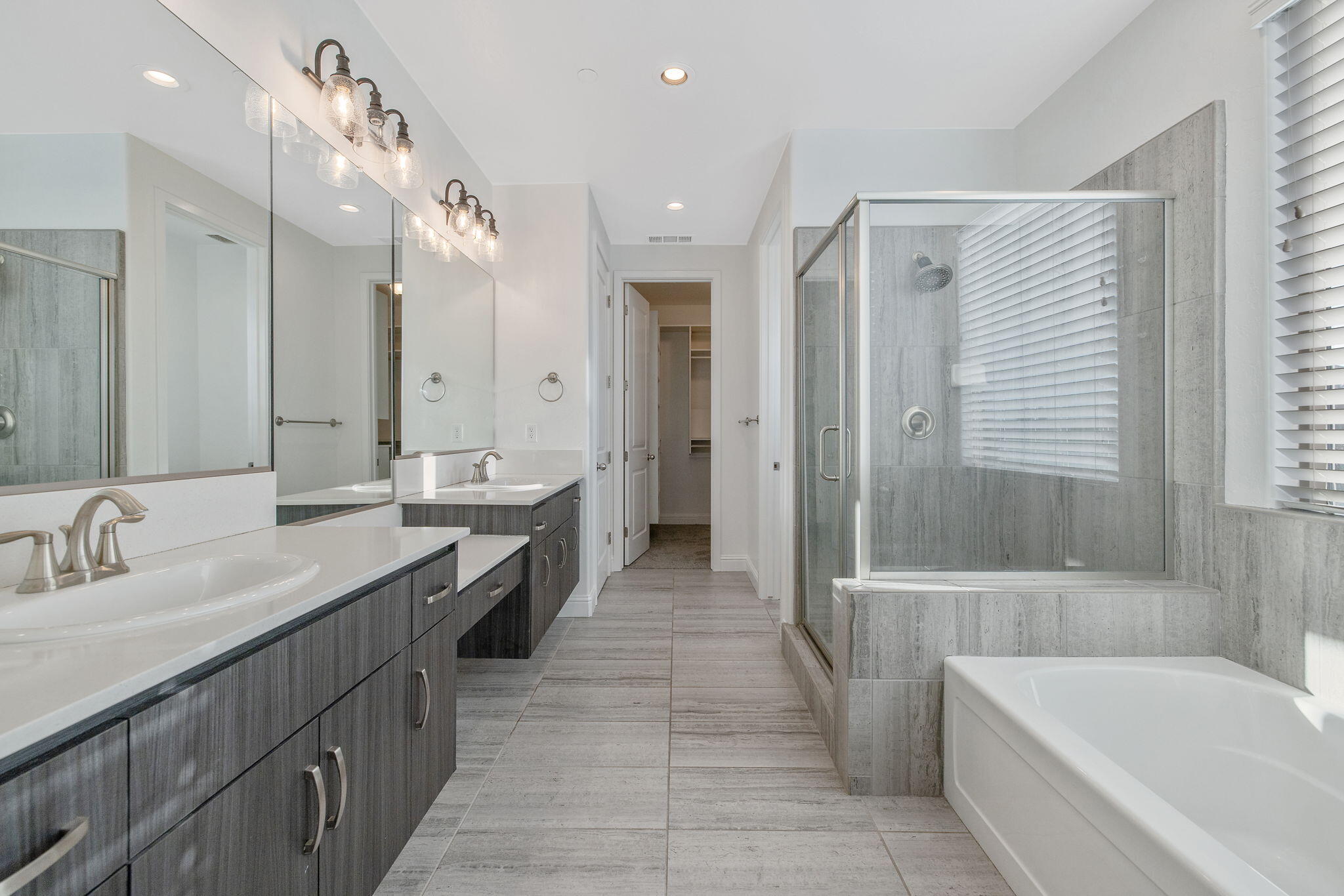 4411 S Ernest St, Visalia, CA 93277