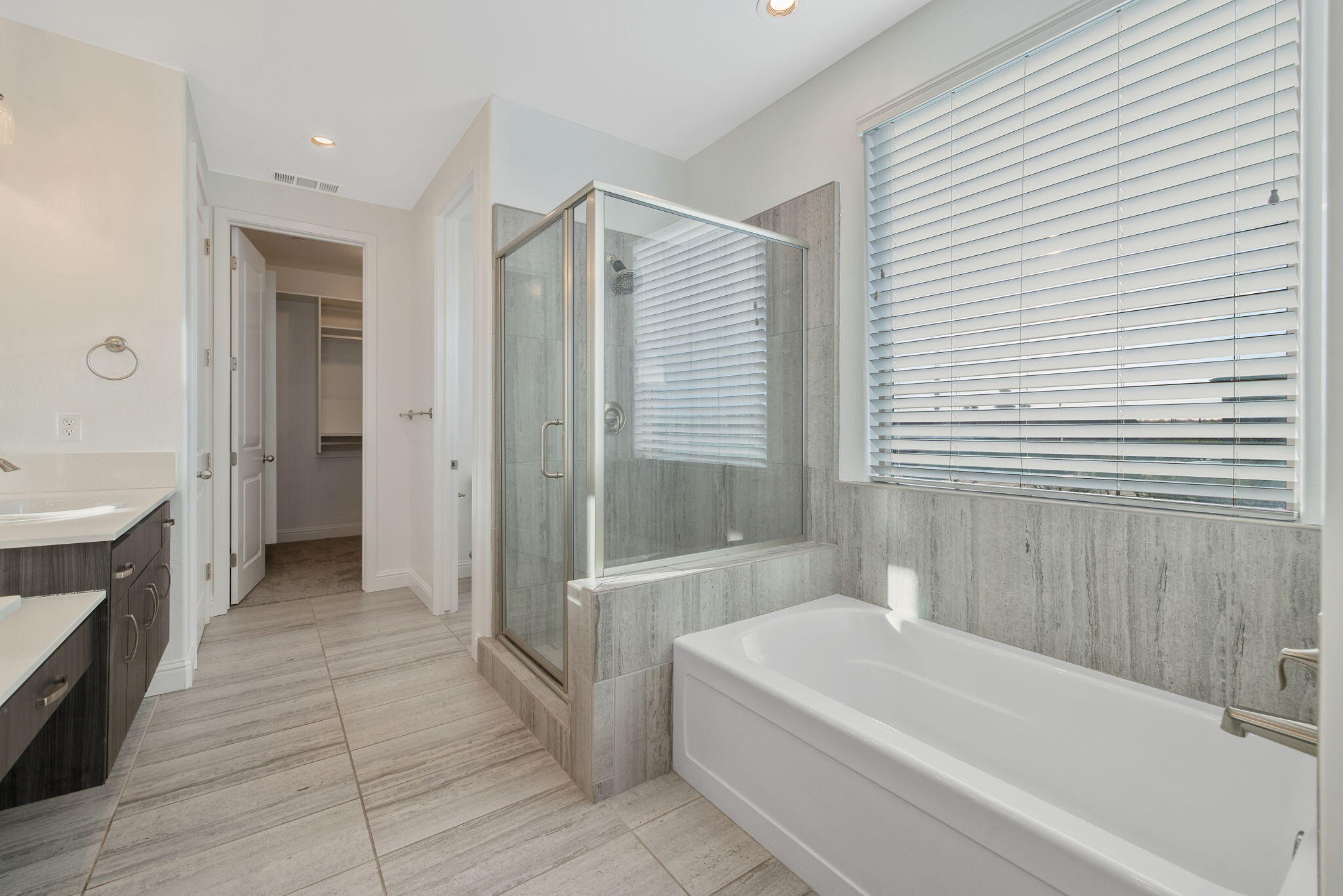 4411 S Ernest St, Visalia, CA 93277