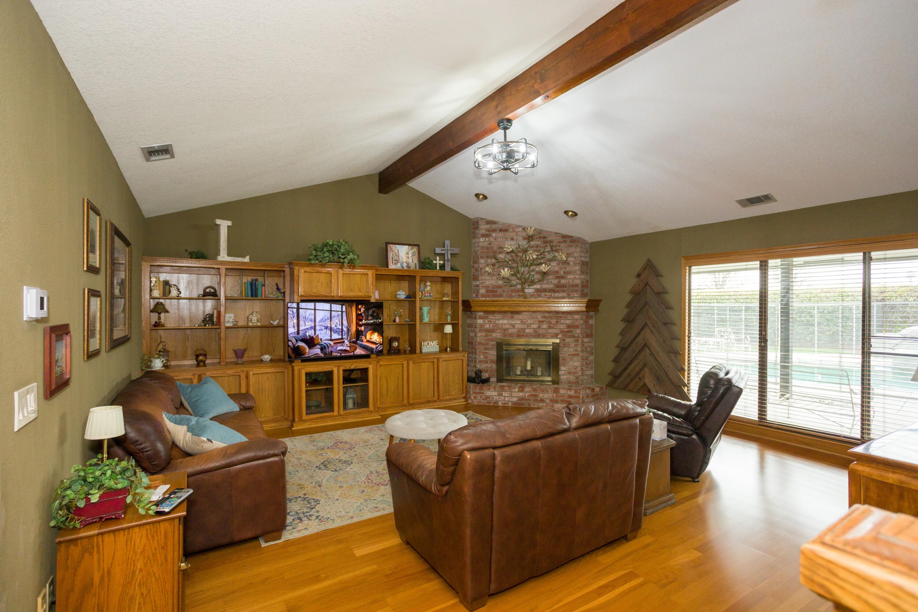 434 N Jennifer Way, Porterville, CA 93257