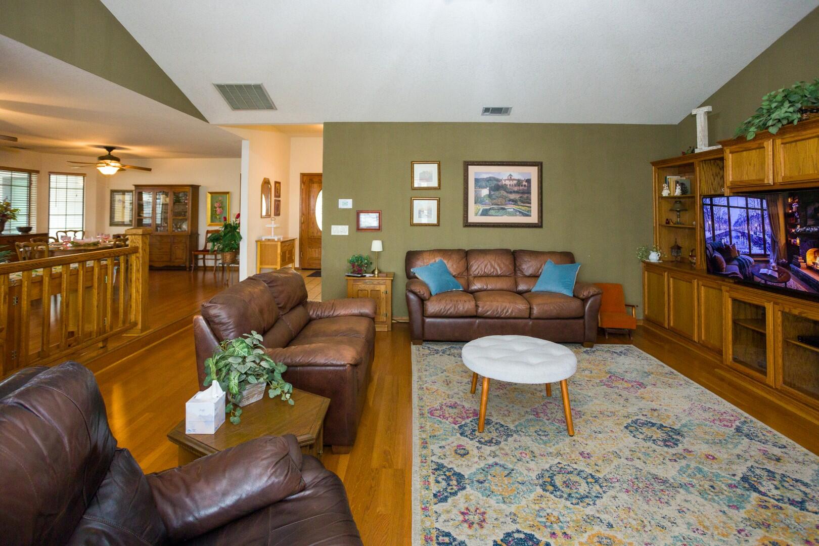 434 N Jennifer Way, Porterville, CA 93257