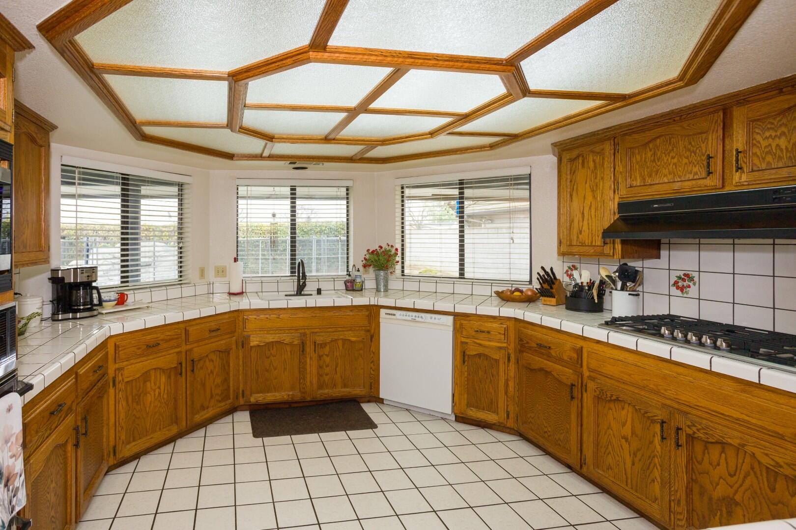 434 N Jennifer Way, Porterville, CA 93257