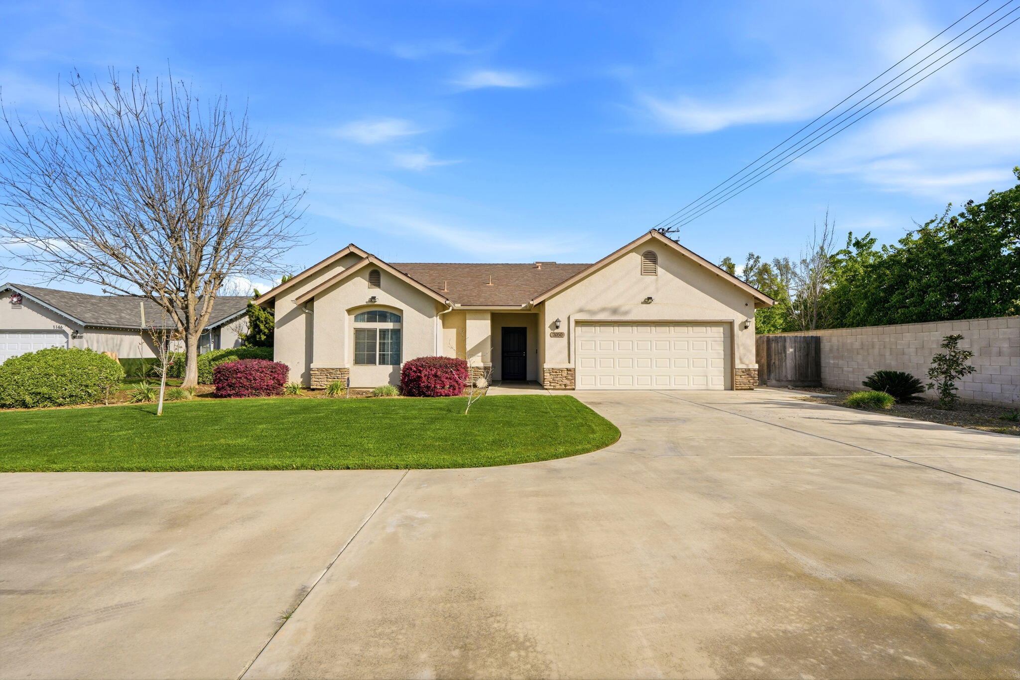 2050 N Charter Oak Ct, Visalia, CA 93292