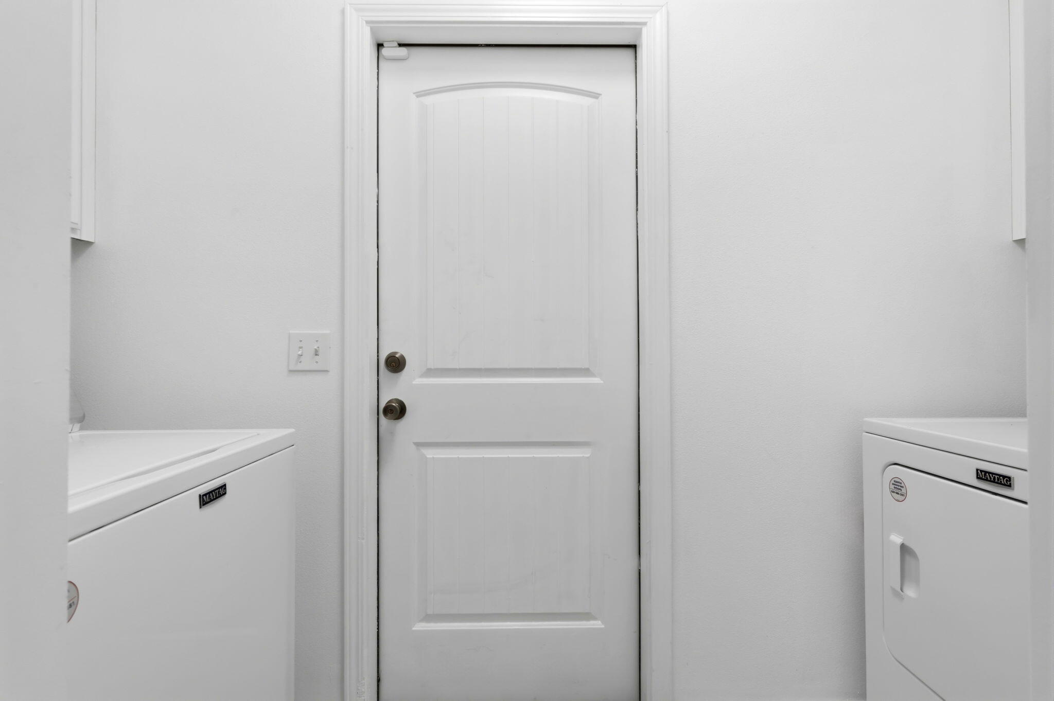 2050 N Charter Oak Ct, Visalia, CA 93292