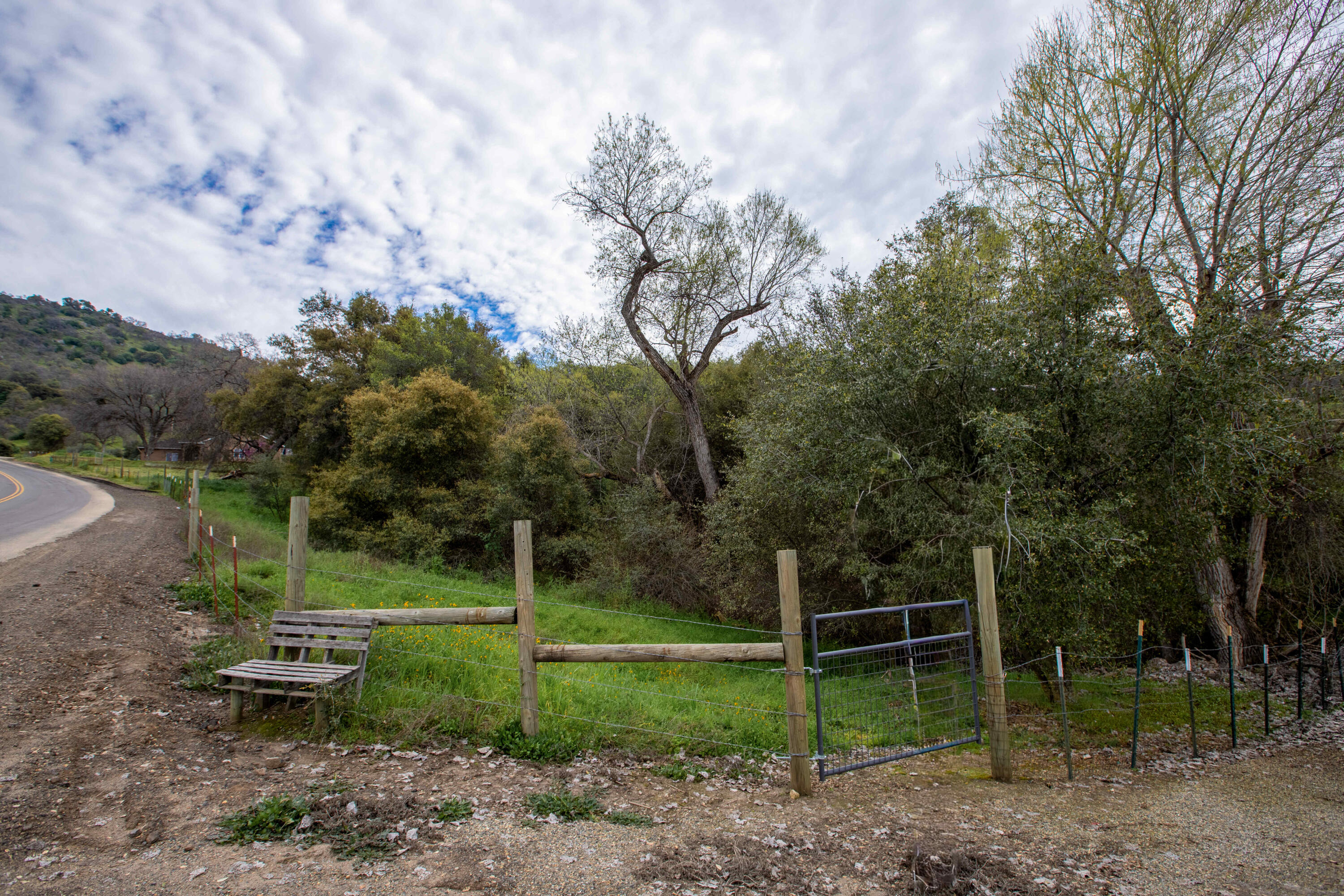 39313 Squaw Valley Rd, Yokuts Valley, CA 93675