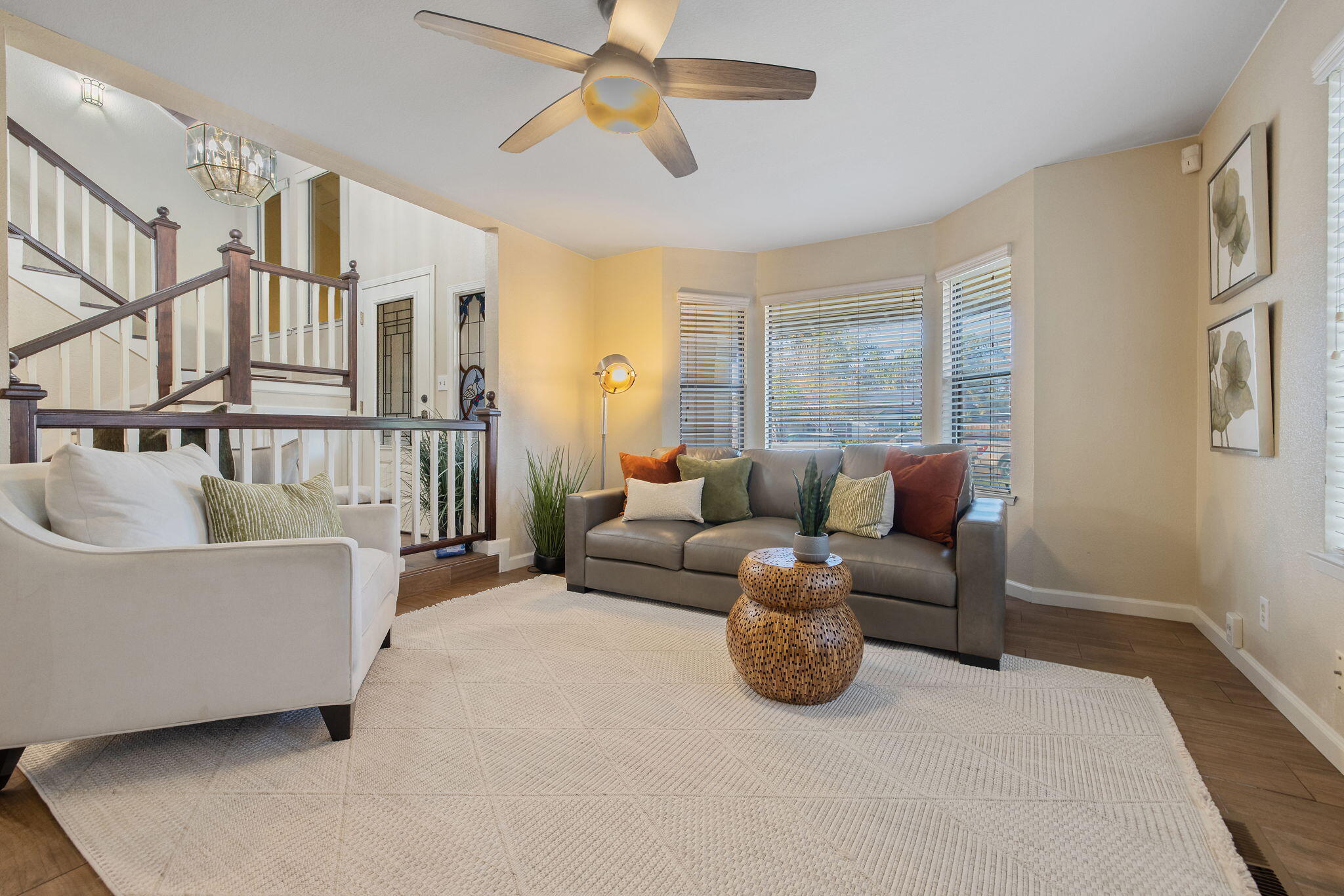 2635 E Paradise Ave, Visalia, CA 93292