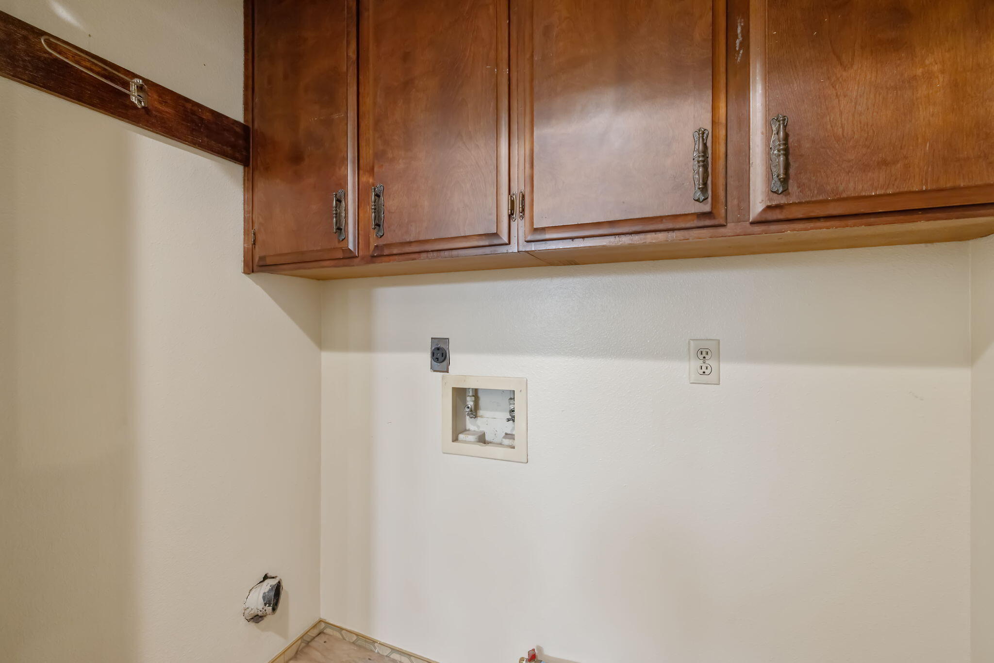 2635 E Paradise Ave, Visalia, CA 93292