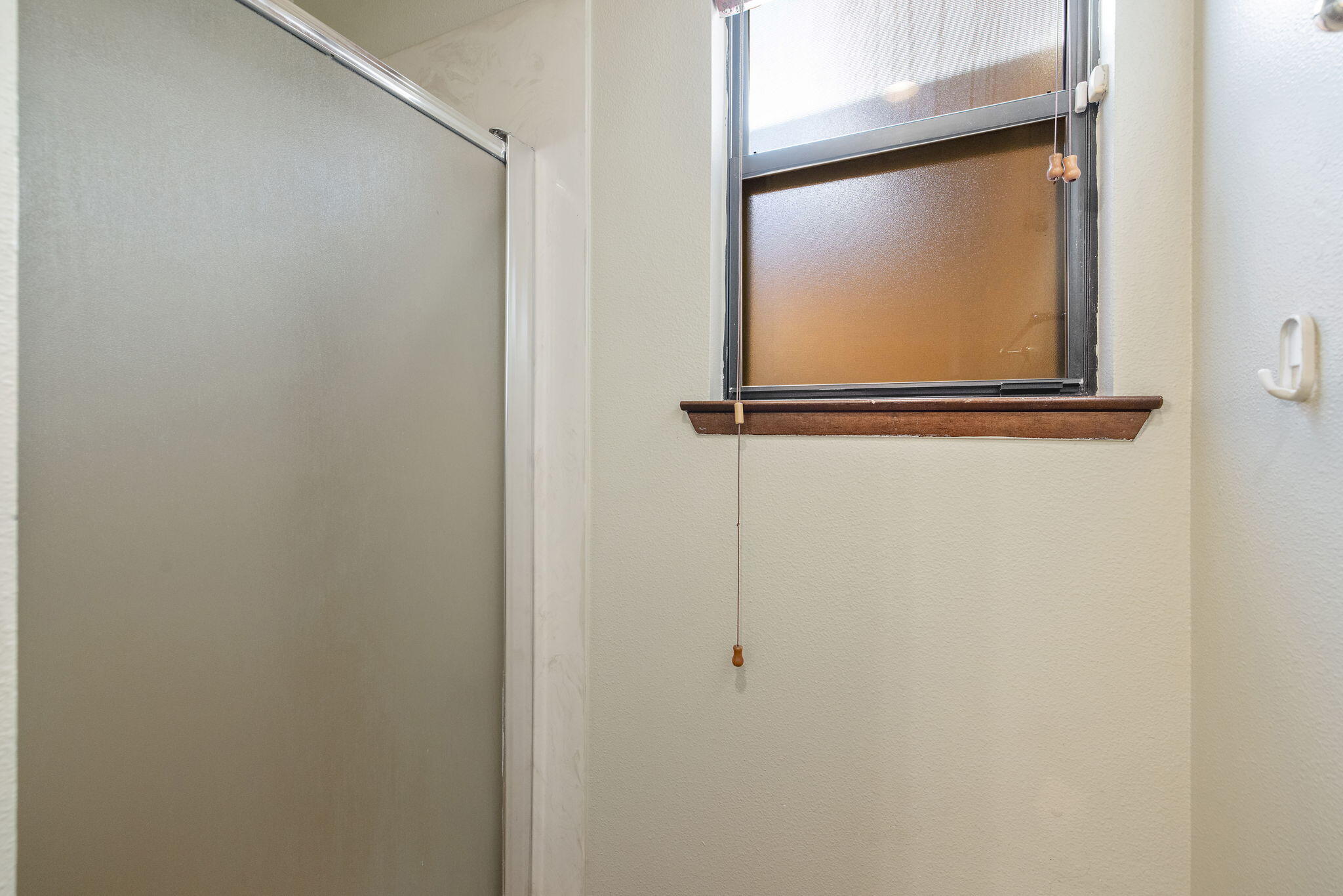 2635 E Paradise Ave, Visalia, CA 93292