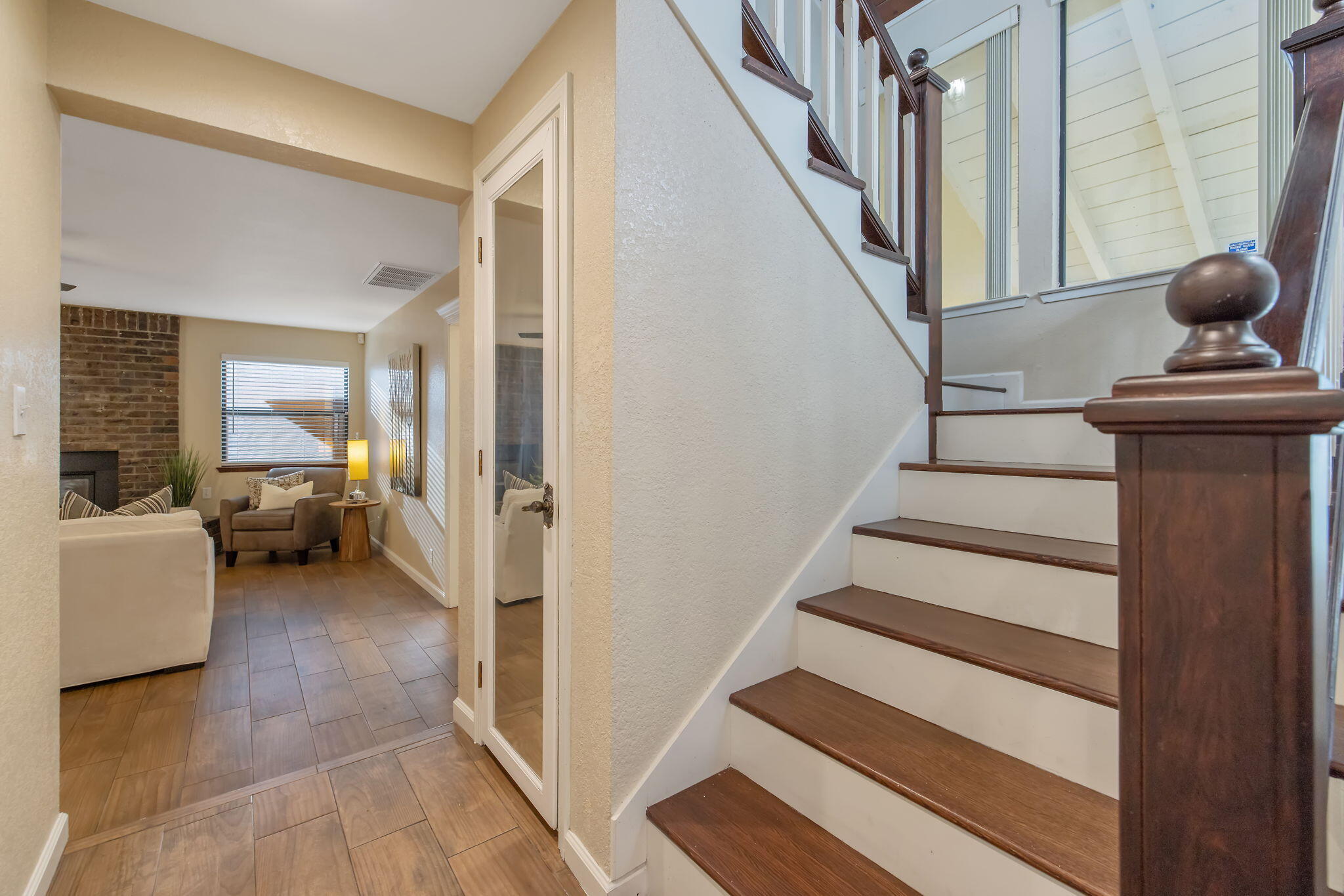 2635 E Paradise Ave, Visalia, CA 93292