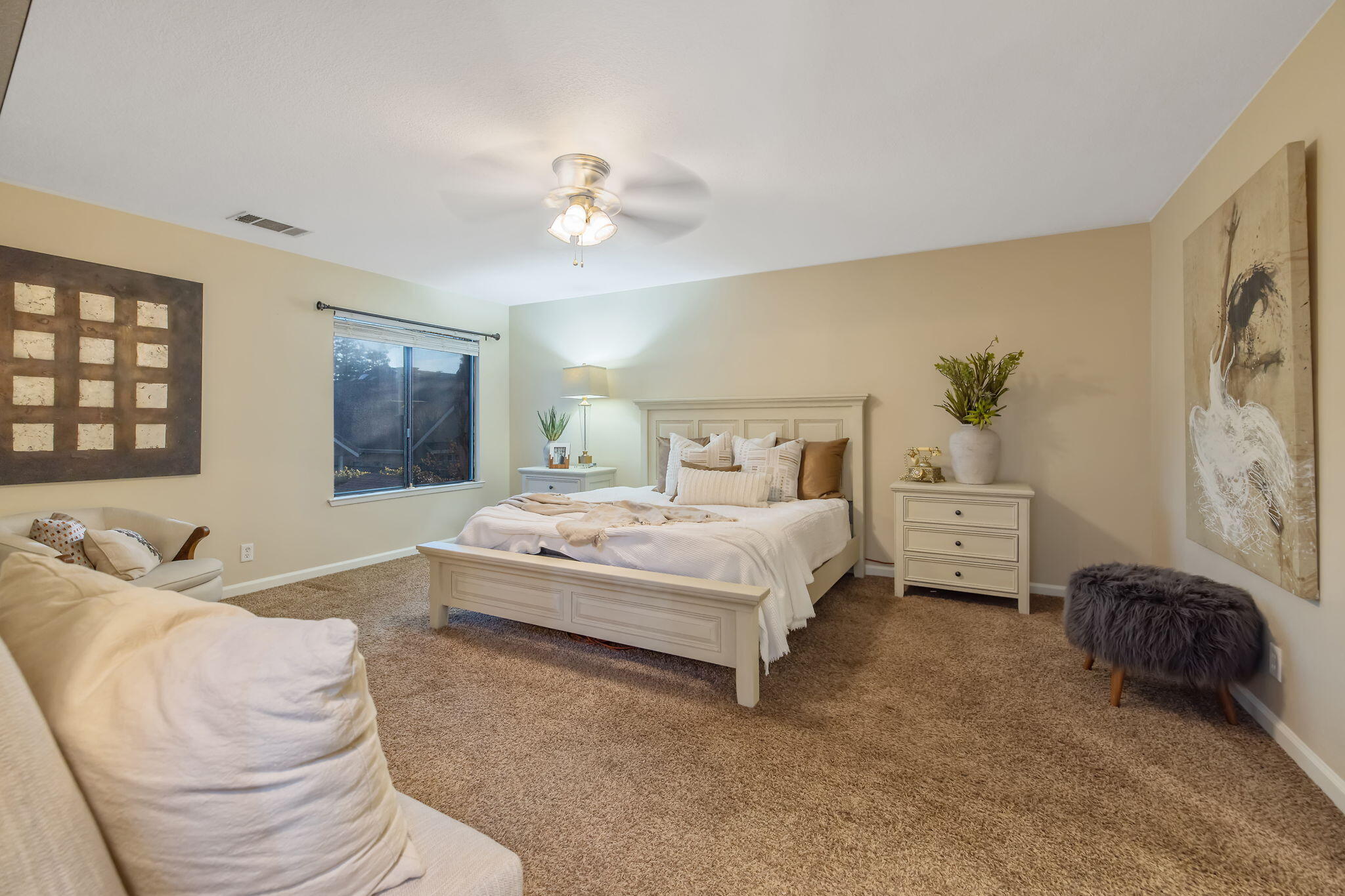 2635 E Paradise Ave, Visalia, CA 93292