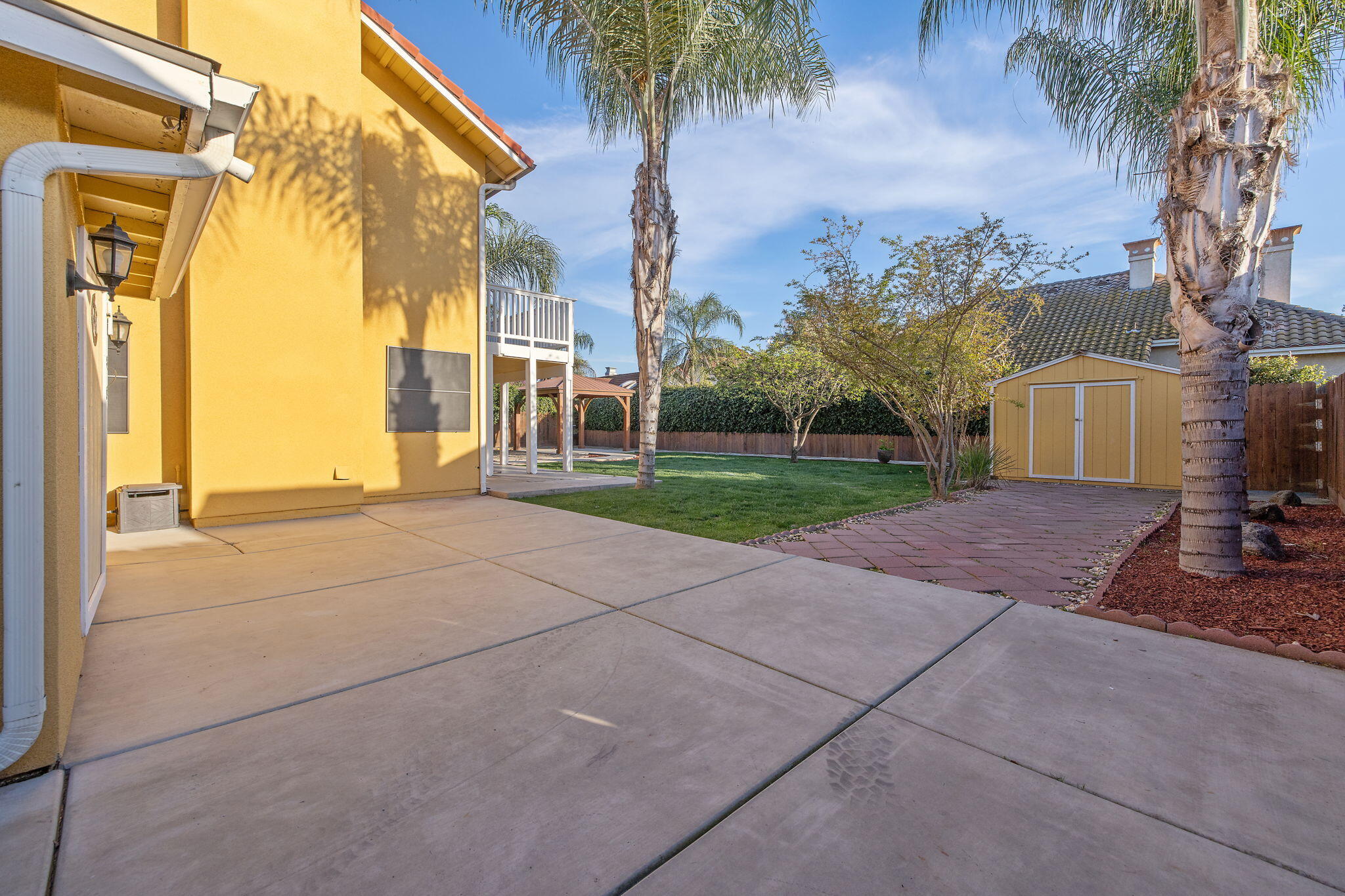 2635 E Paradise Ave, Visalia, CA 93292