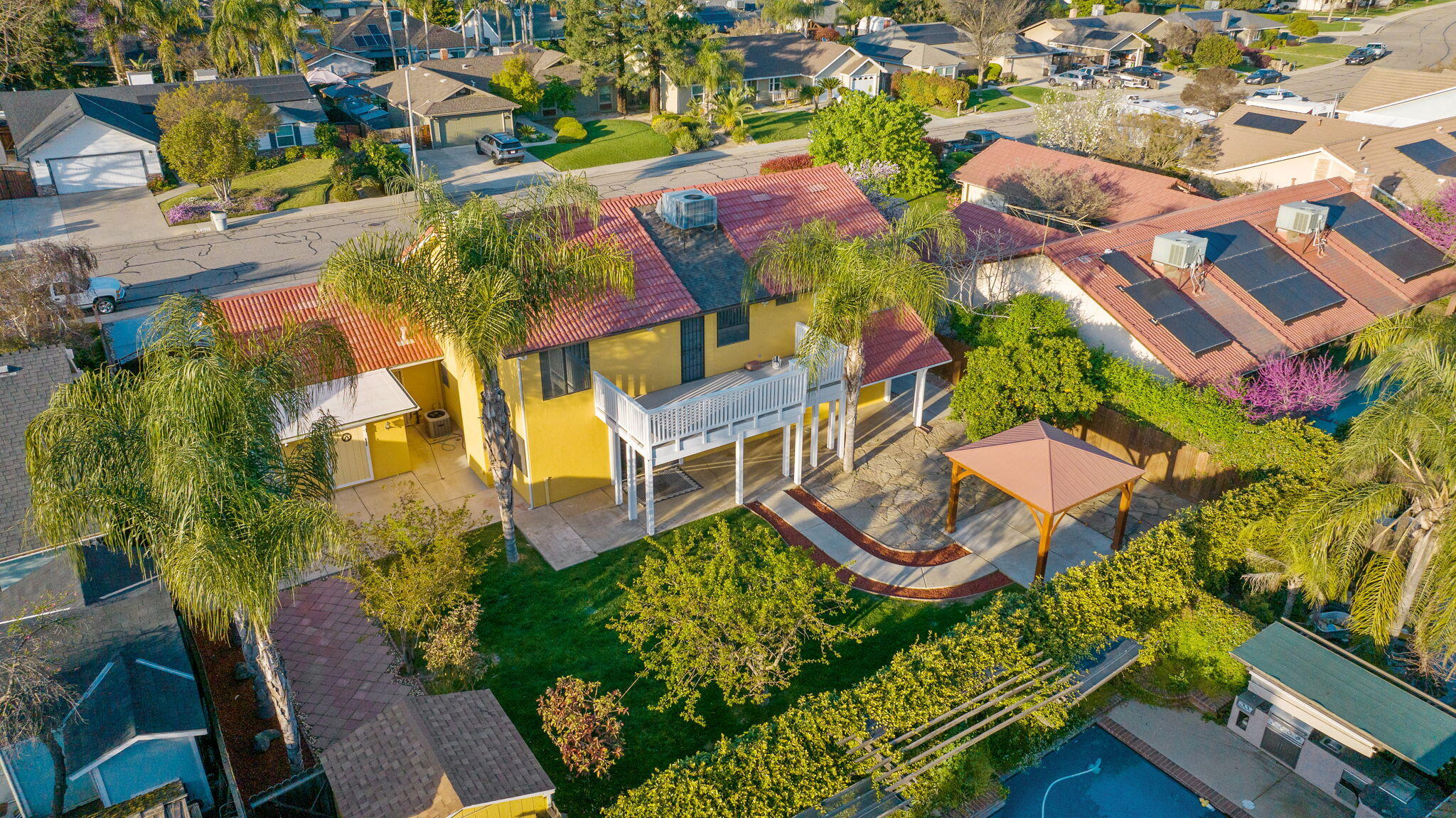 2635 E Paradise Ave, Visalia, CA 93292