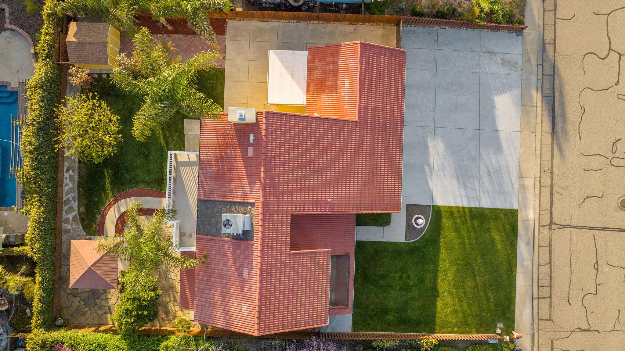 2635 E Paradise Ave, Visalia, CA 93292