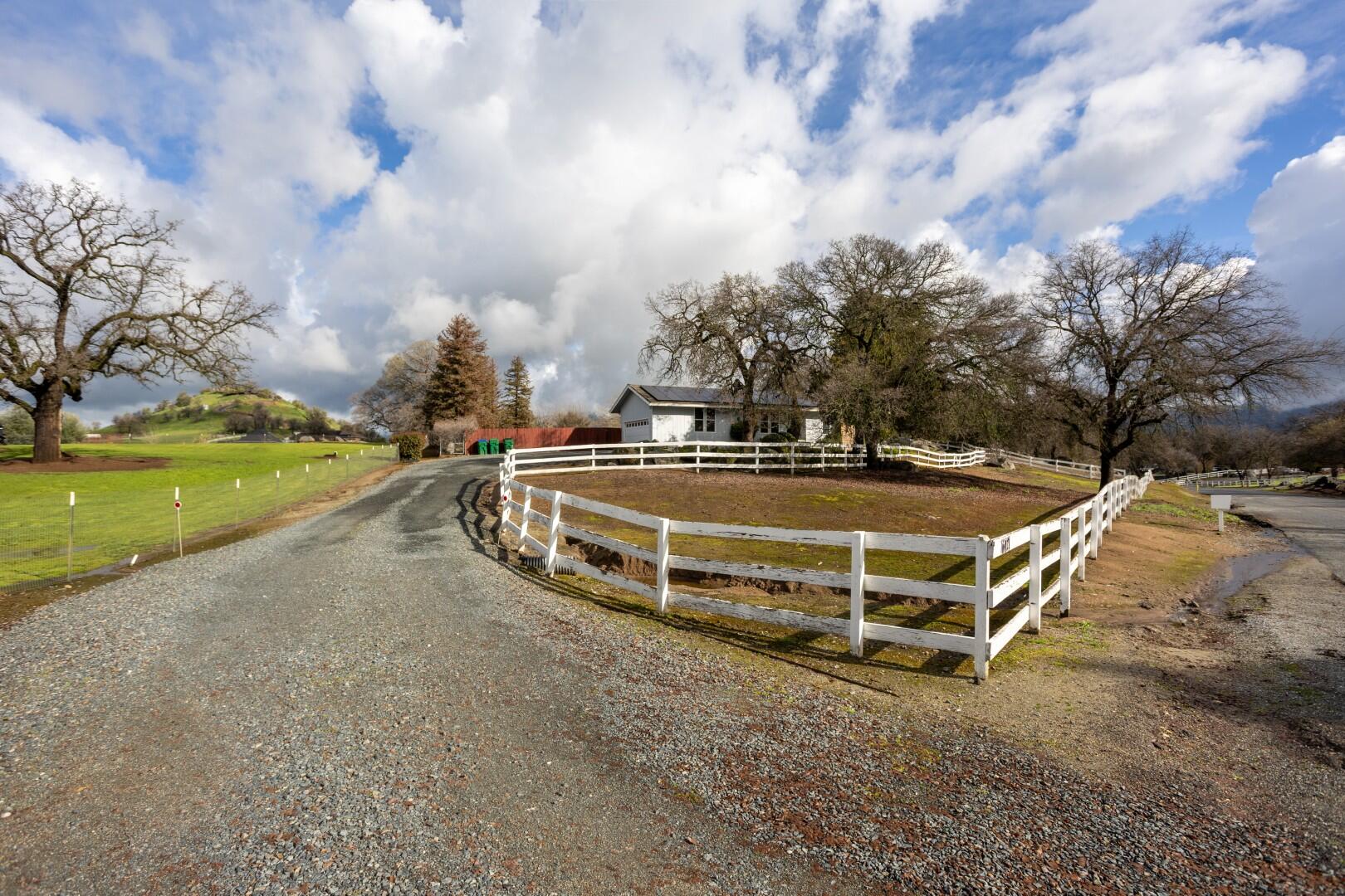 16021 Cattle Dr, Springville, CA 93265