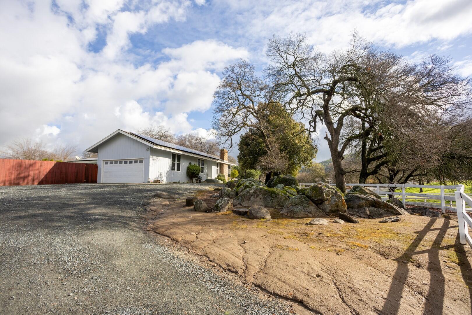 16021 Cattle Dr, Springville, CA 93265