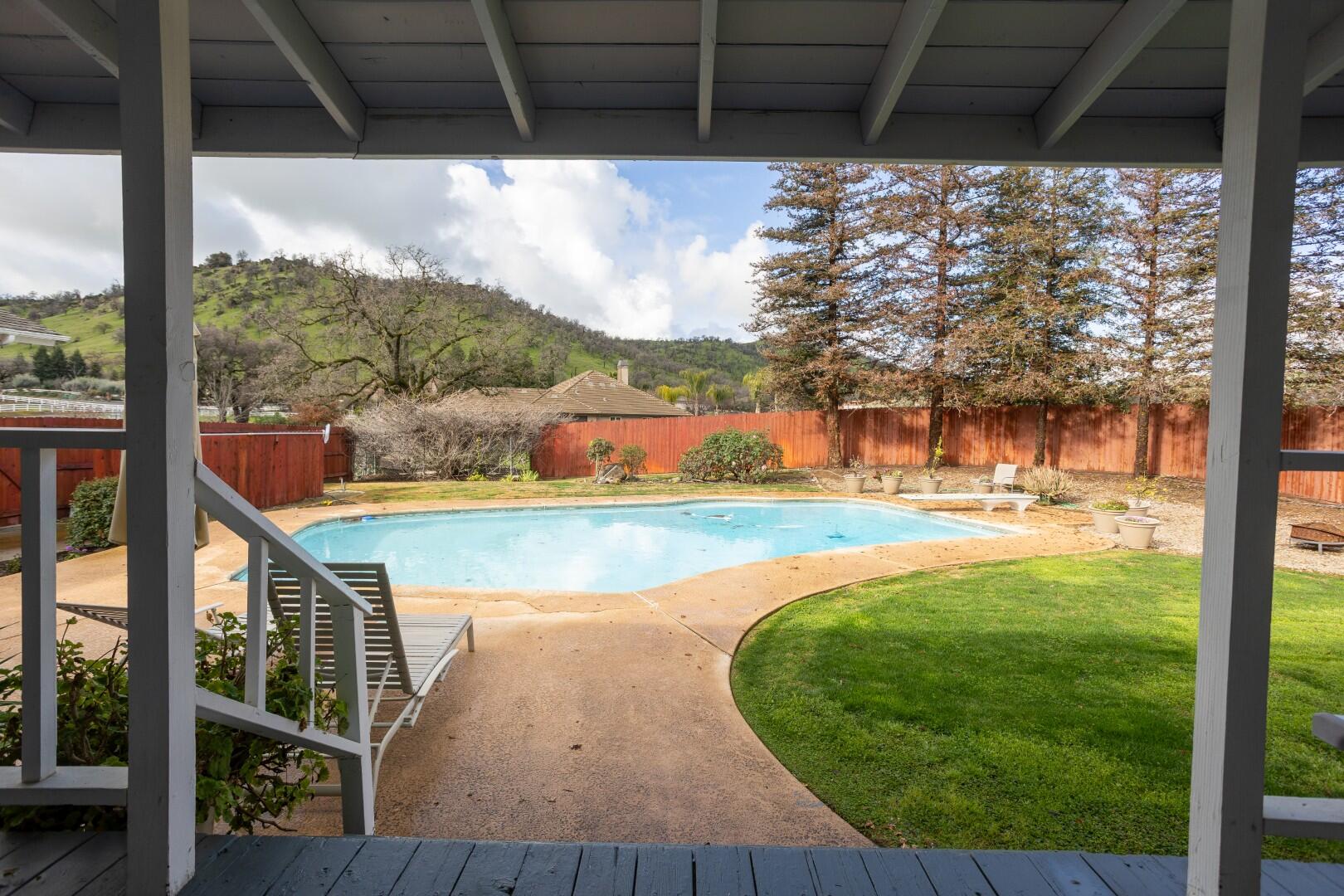 16021 Cattle Dr, Springville, CA 93265