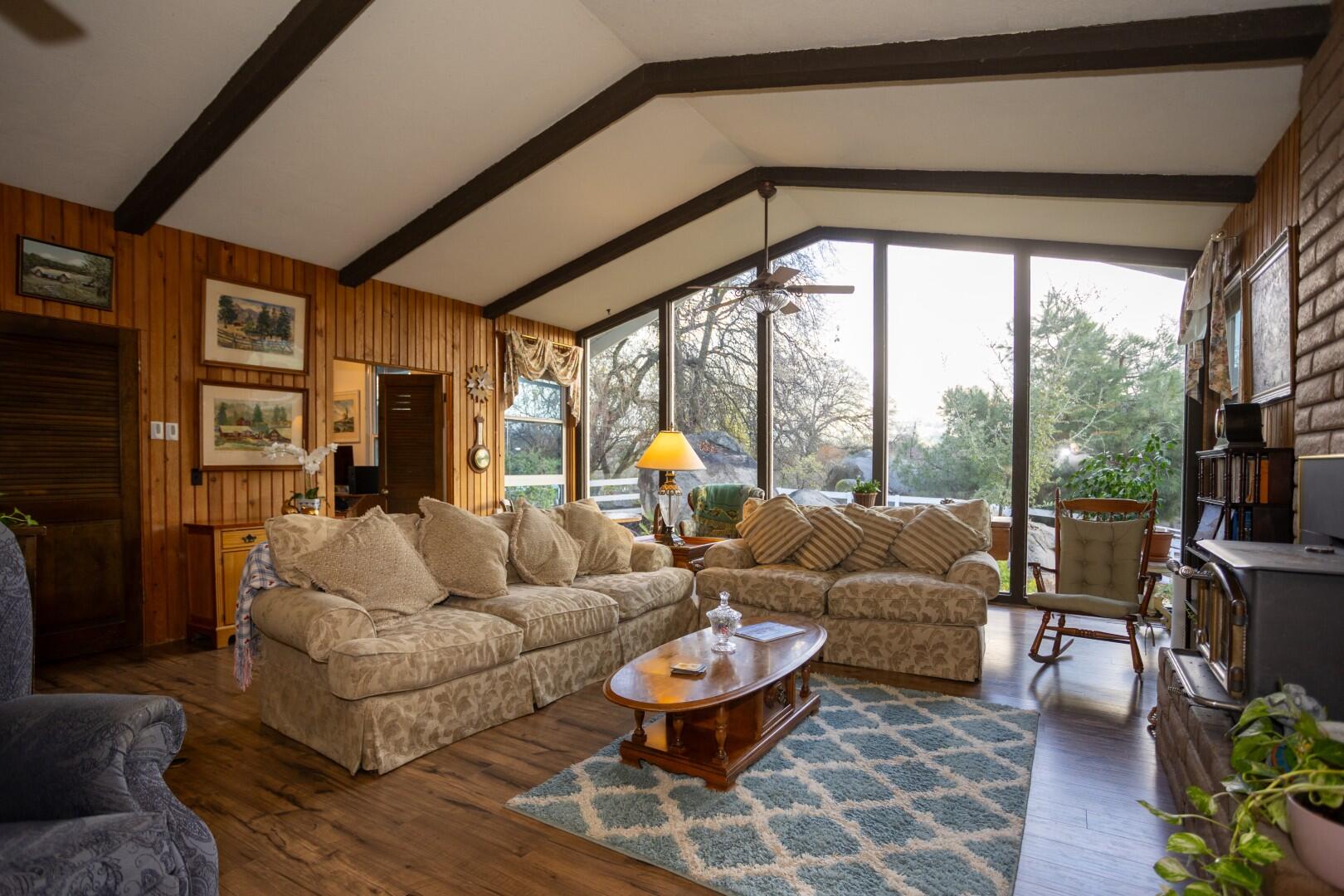 16021 Cattle Dr, Springville, CA 93265