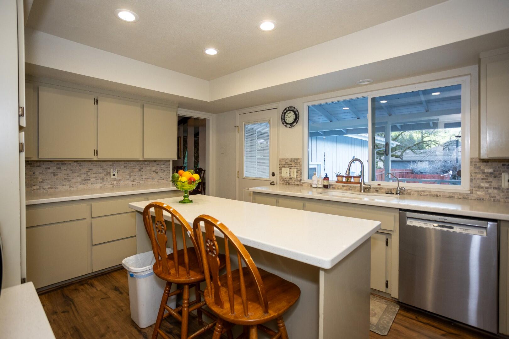 16021 Cattle Dr, Springville, CA 93265