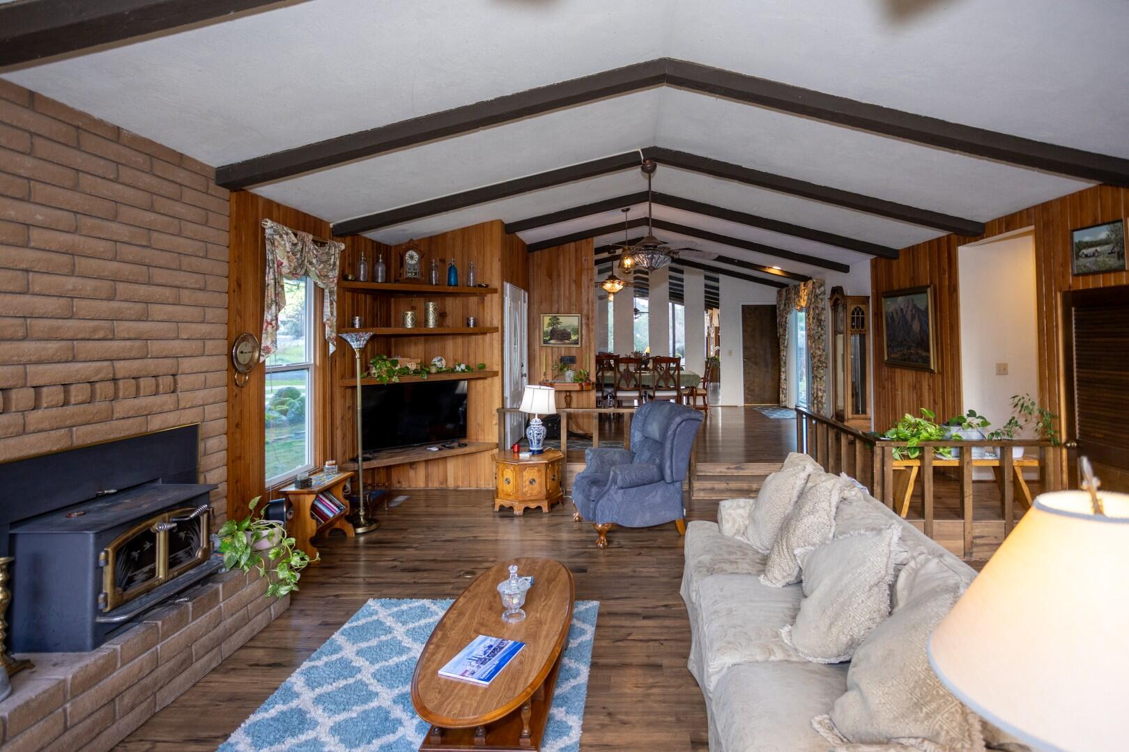 16021 Cattle Dr, Springville, CA 93265