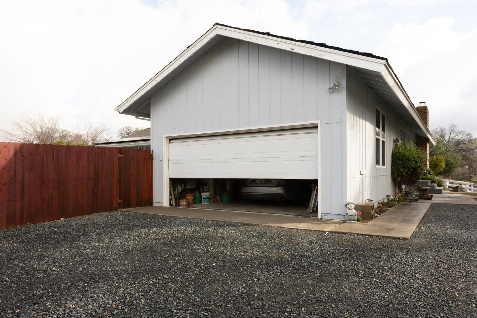 16021 Cattle Dr, Springville, CA 93265