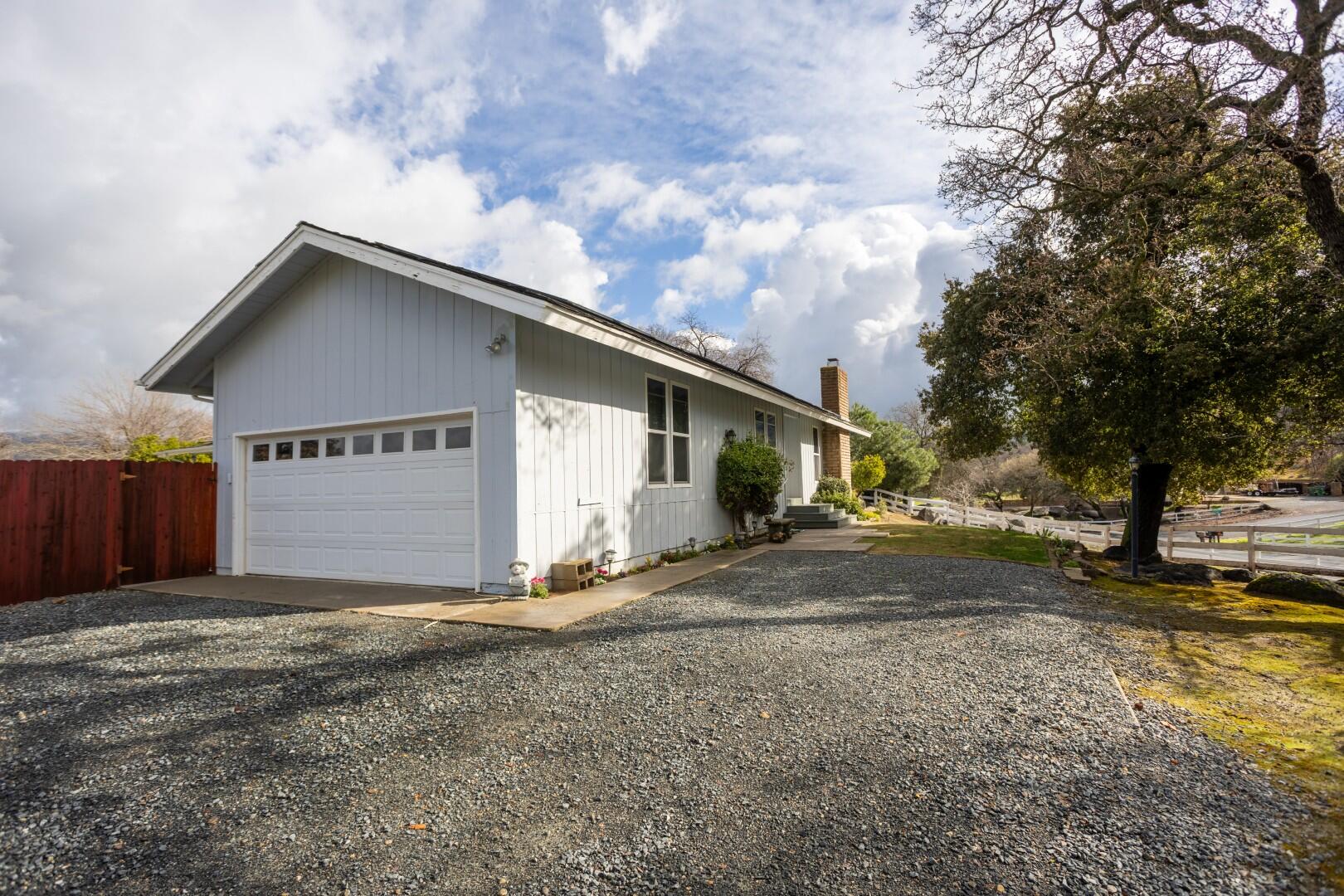 16021 Cattle Dr, Springville, CA 93265