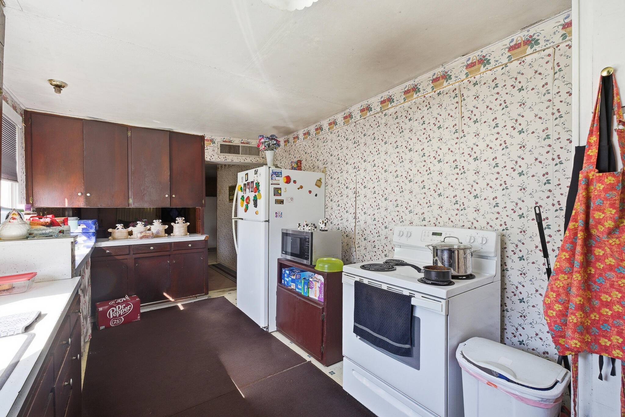 1810 Hardcastle Ave, Hanford, CA 93230