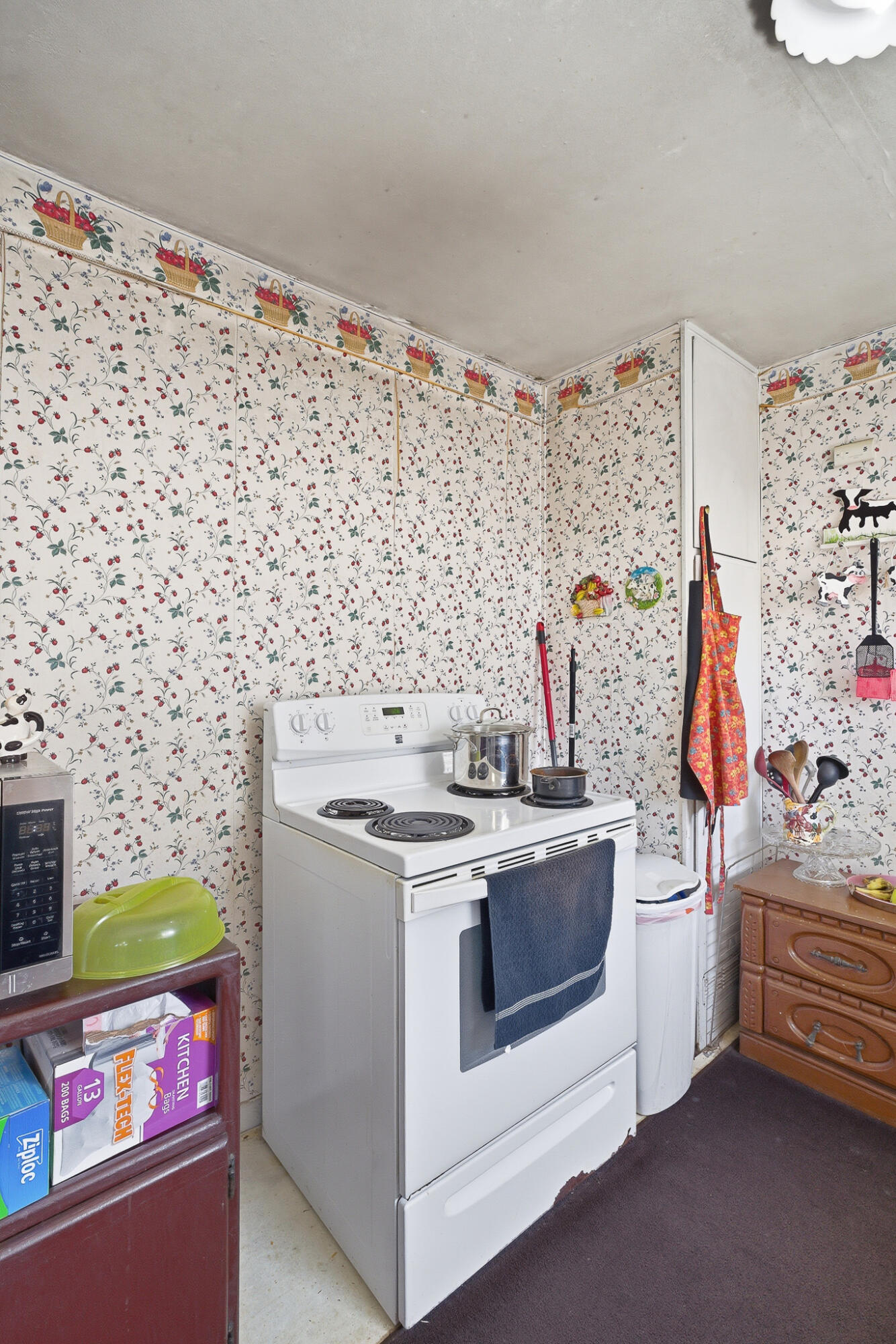 1810 Hardcastle Ave, Hanford, CA 93230