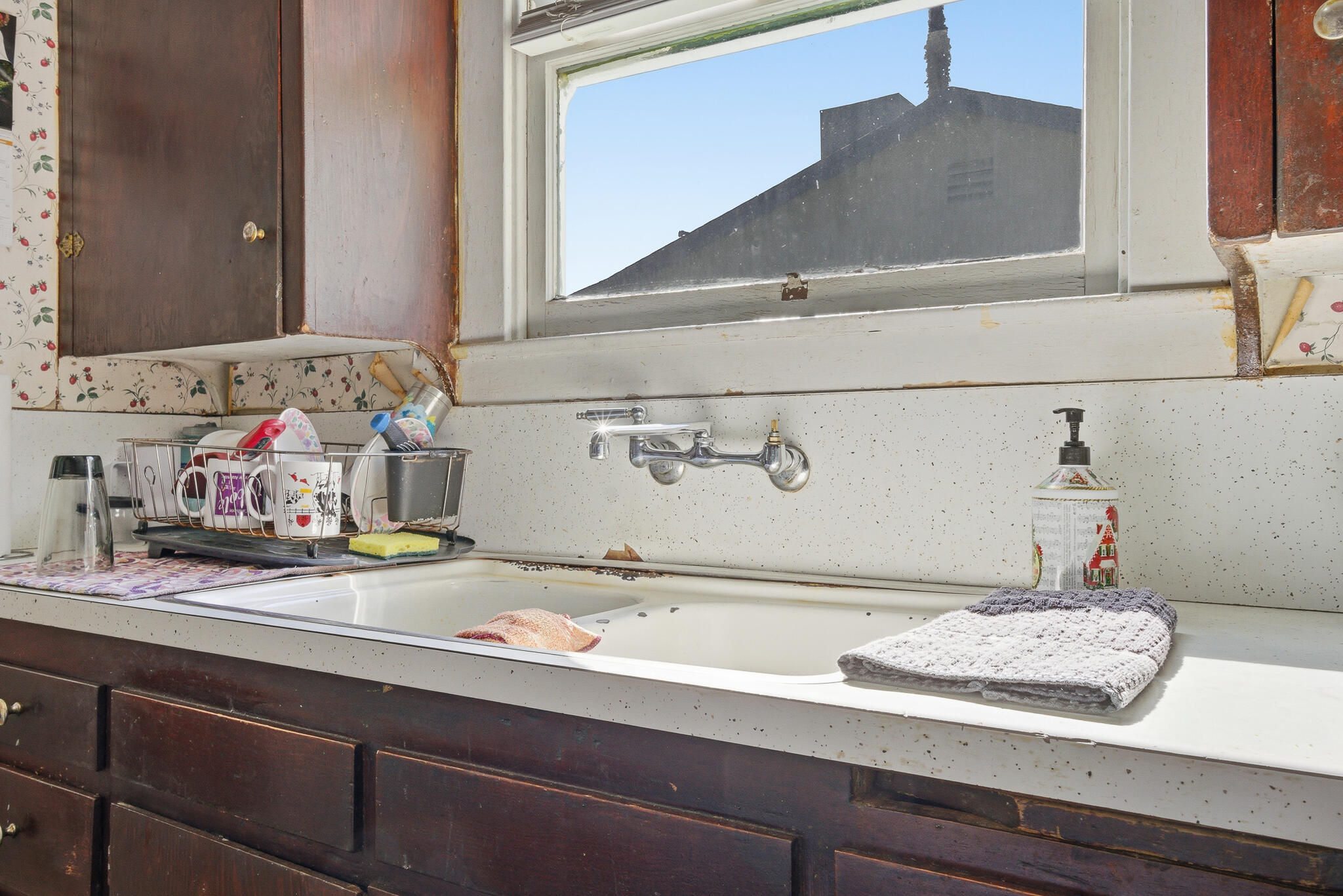 1810 Hardcastle Ave, Hanford, CA 93230