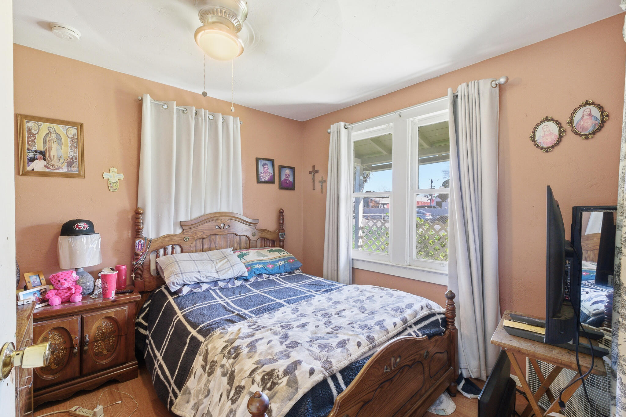 1810 Hardcastle Ave, Hanford, CA 93230