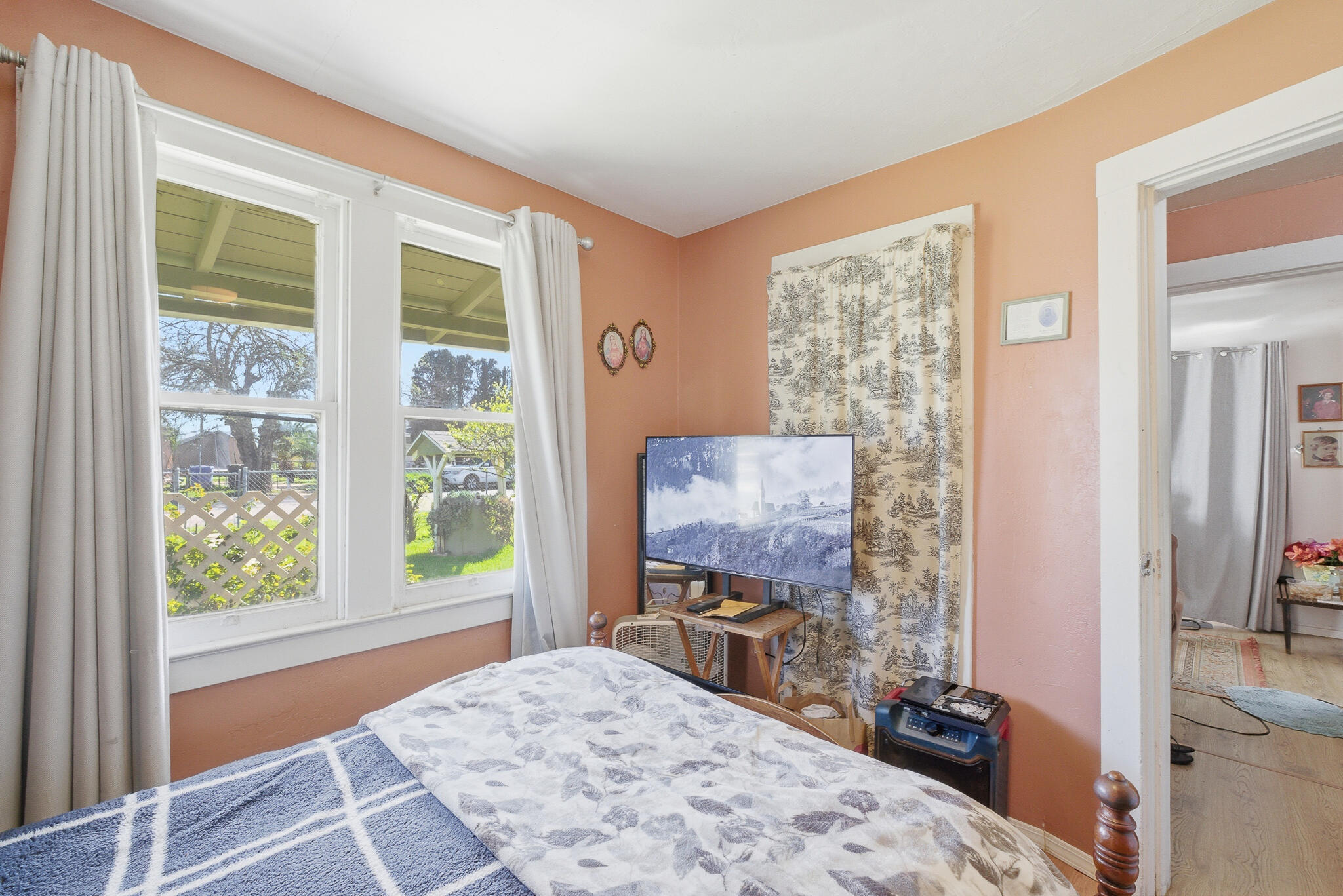 1810 Hardcastle Ave, Hanford, CA 93230