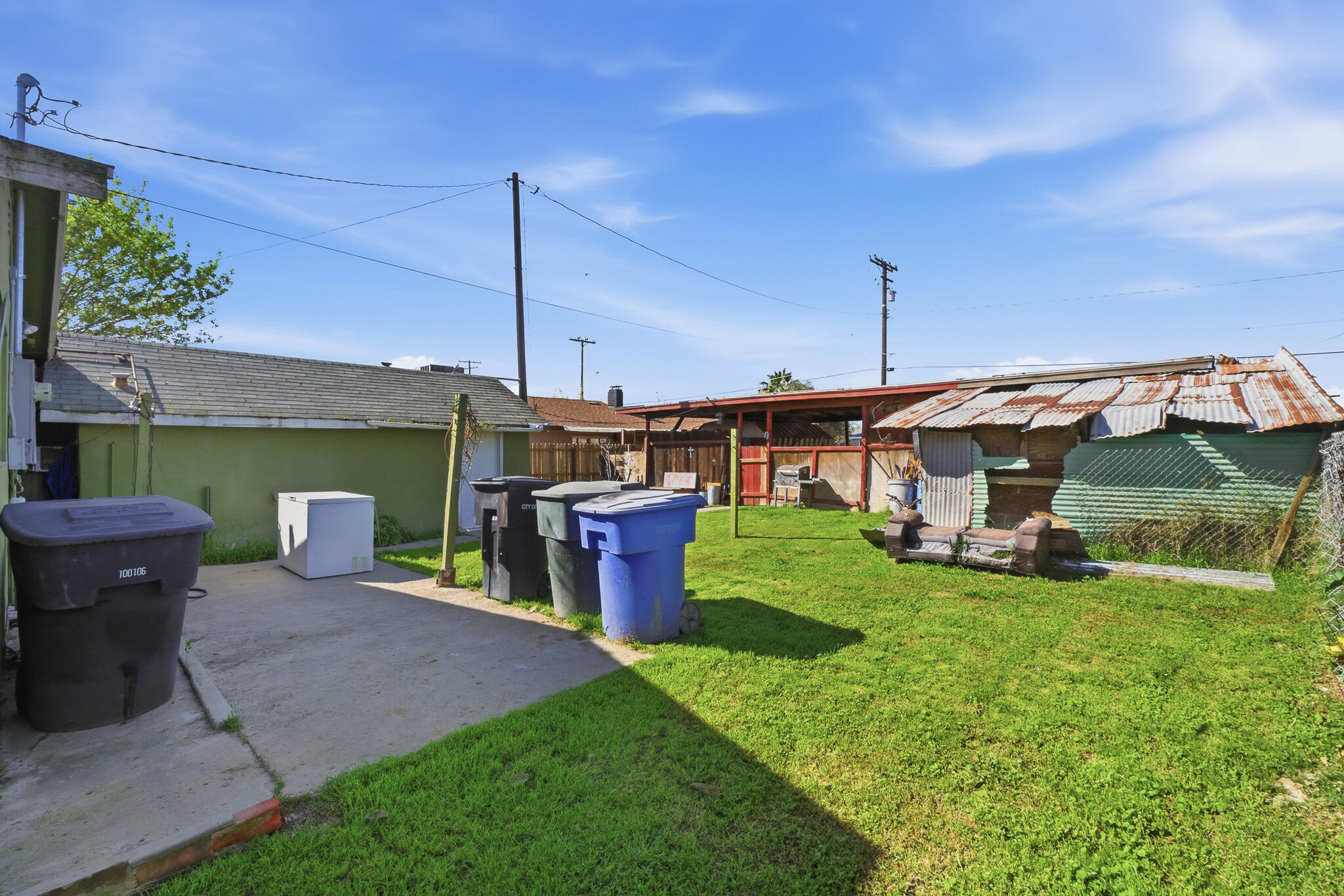 1810 Hardcastle Ave, Hanford, CA 93230