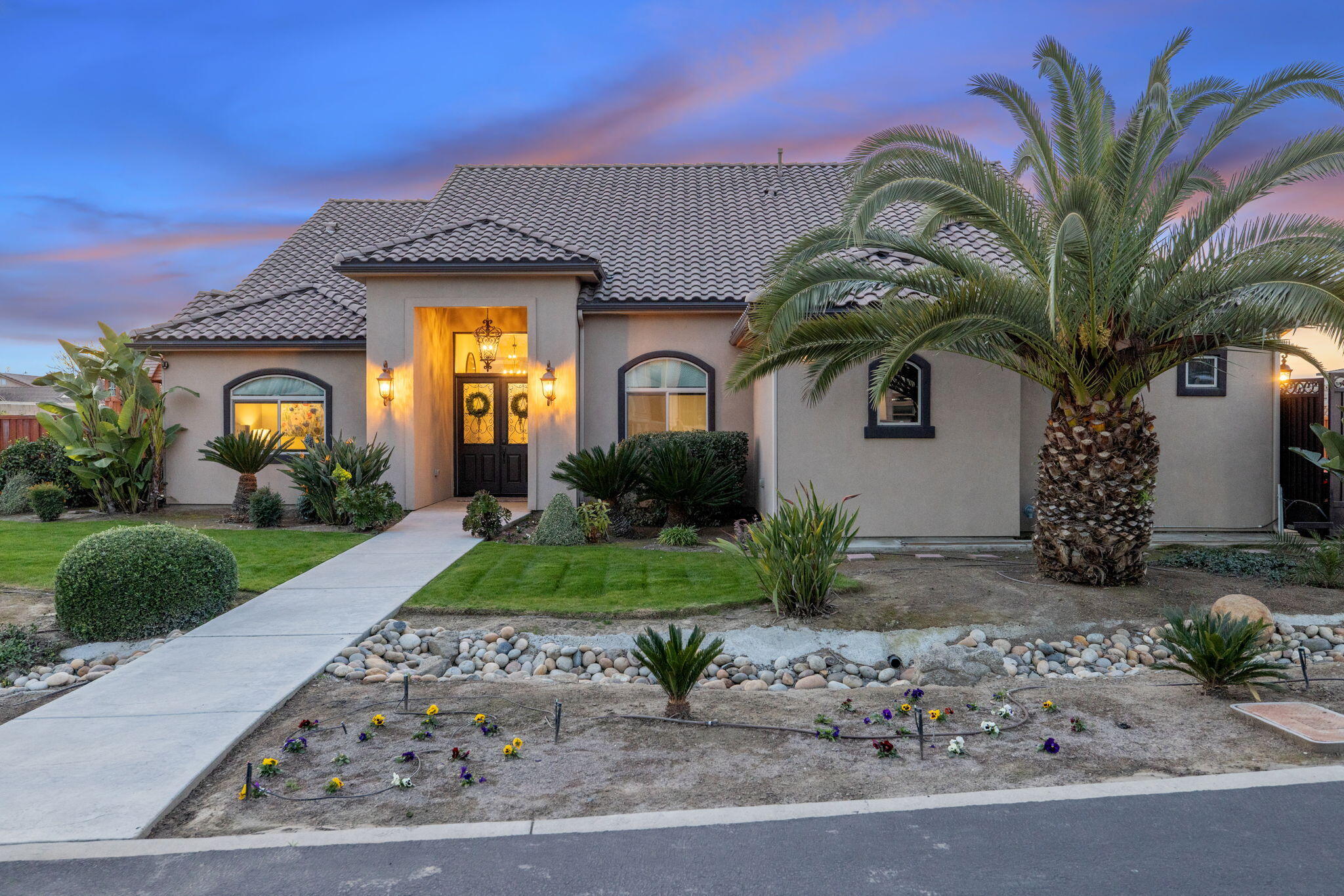 2433 Diamante Dr, Tulare, CA 93274