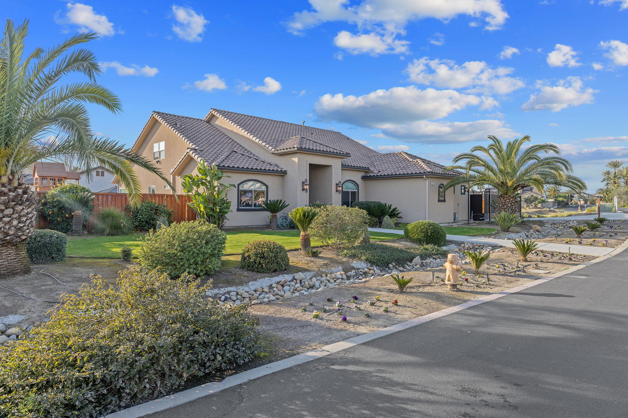 2433 Diamante Dr, Tulare, CA 93274