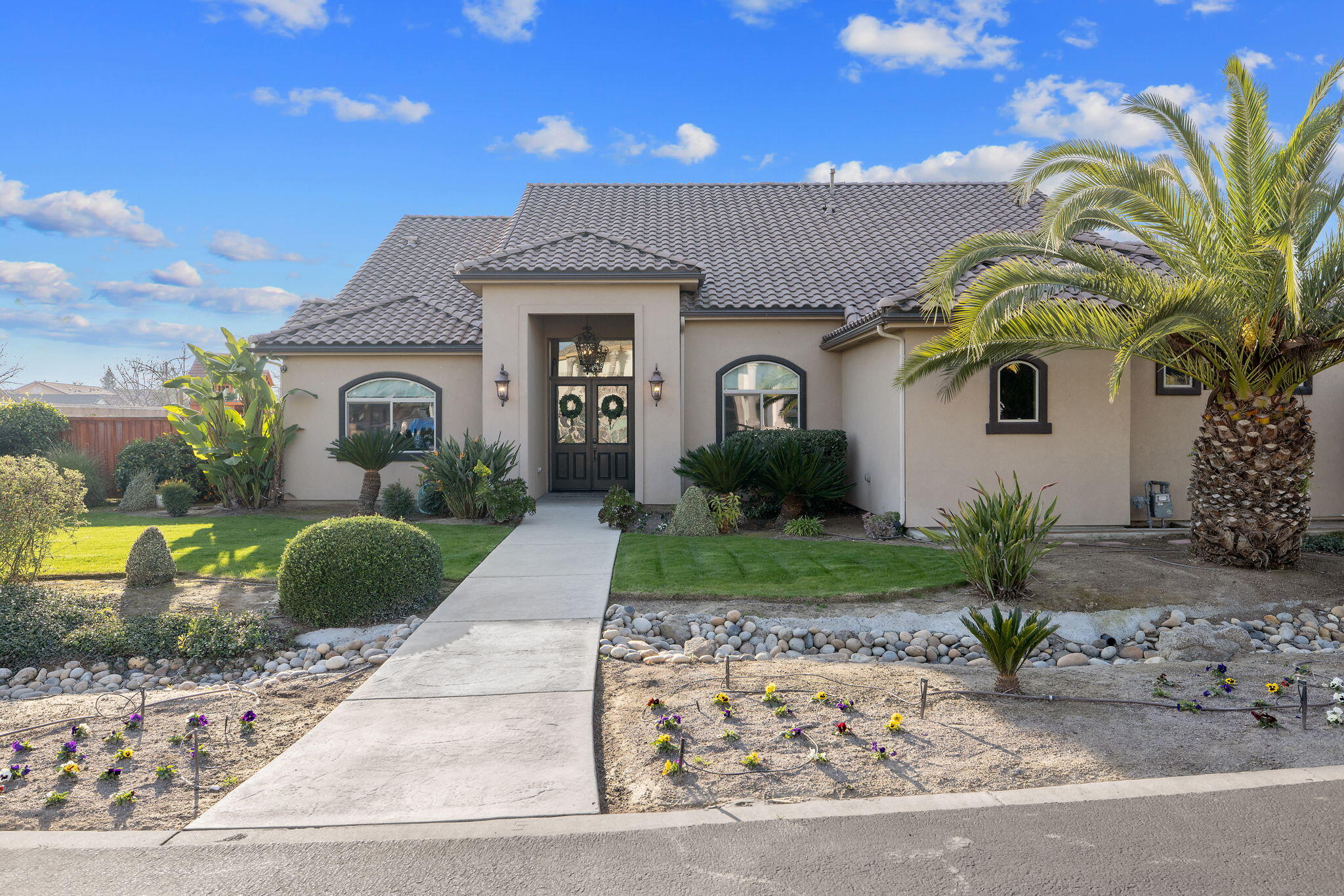 2433 Diamante Dr, Tulare, CA 93274