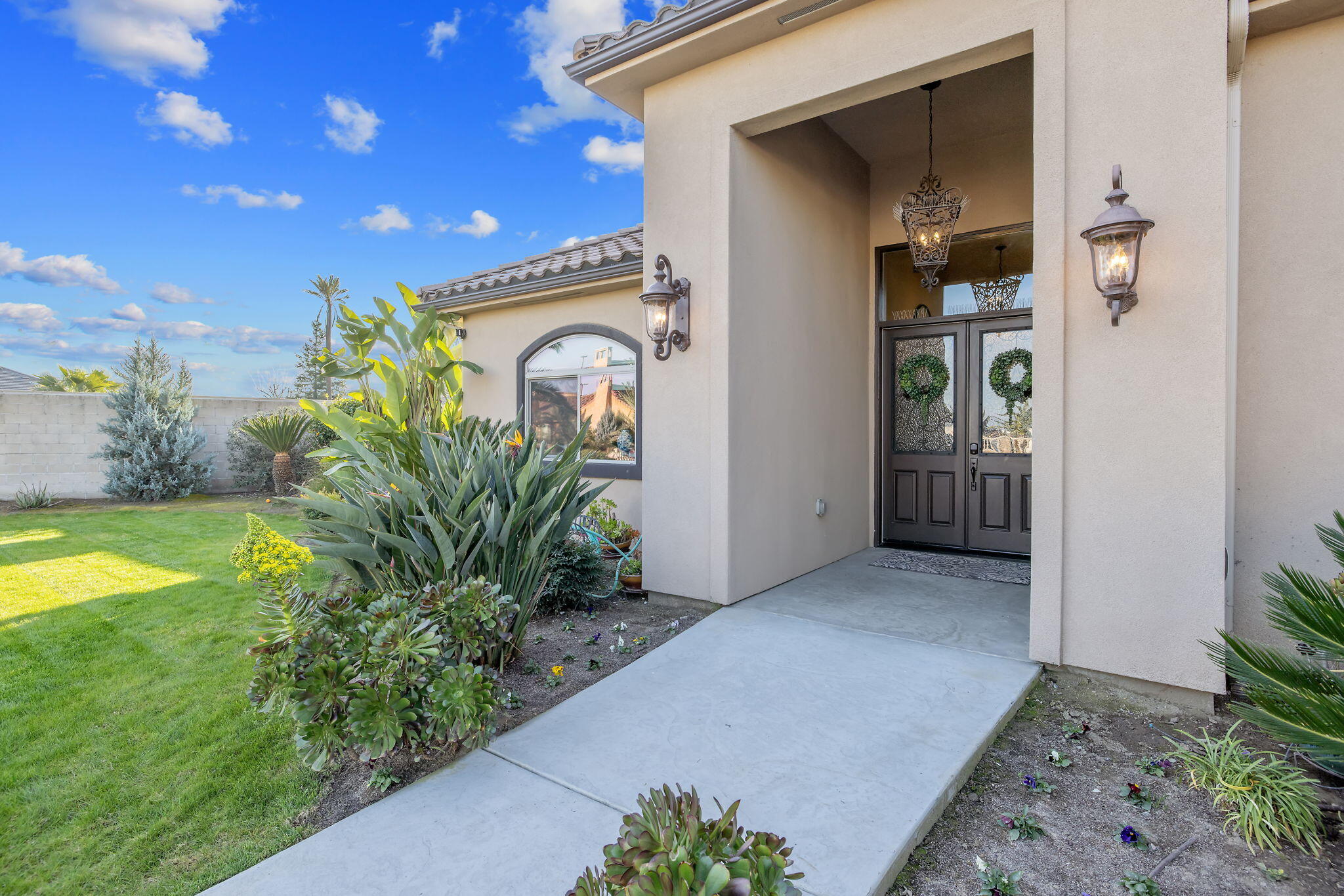 2433 Diamante Dr, Tulare, CA 93274